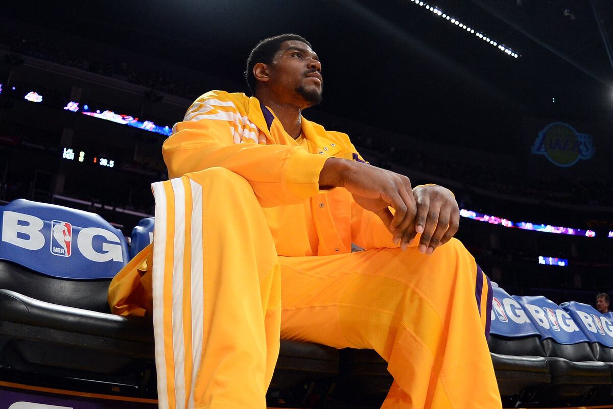 Andrew Bynum: Overseas Knee Surgery Shouldn’t Scare 76ers Fans | News