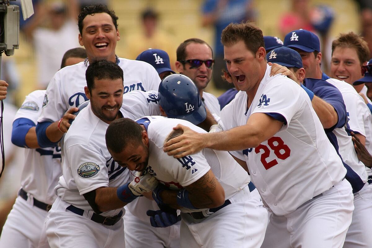 Dodgers Lakers Los Angeles The Numbers: A Market Divided