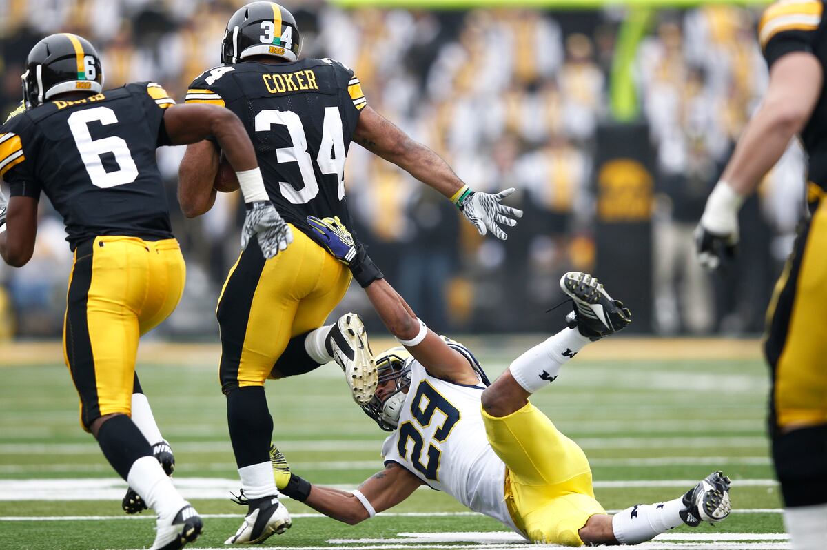 Iowa Football 2012 Marcus Coker Moving On, Are Hawkeyes Doing the Same? News, Scores