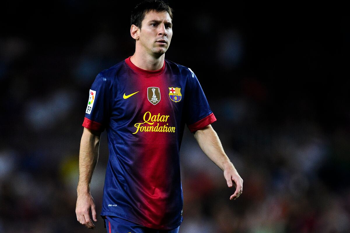 Does Messi Need a World Cup Title to Be on Par with Pele ...