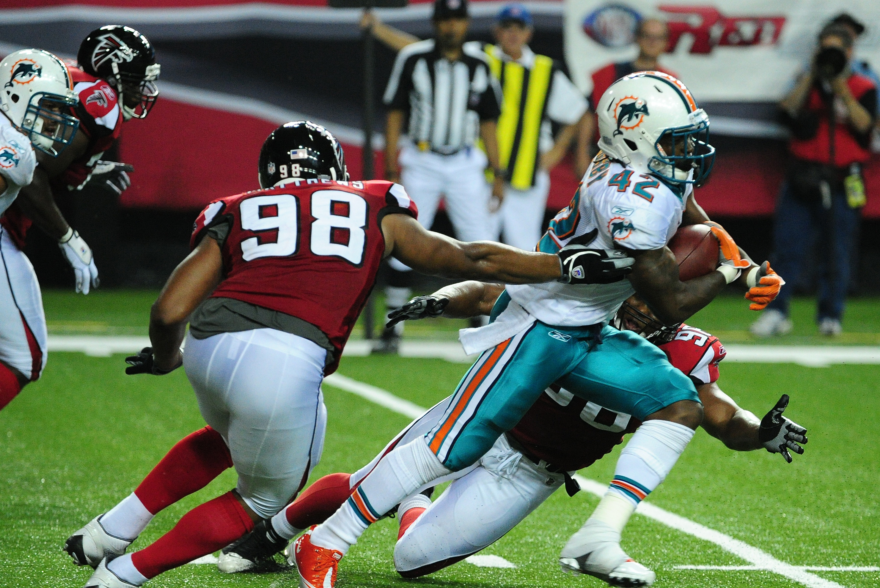 How to Watch, Stream & Listen: Atlanta Falcons vs Miami Dolphins