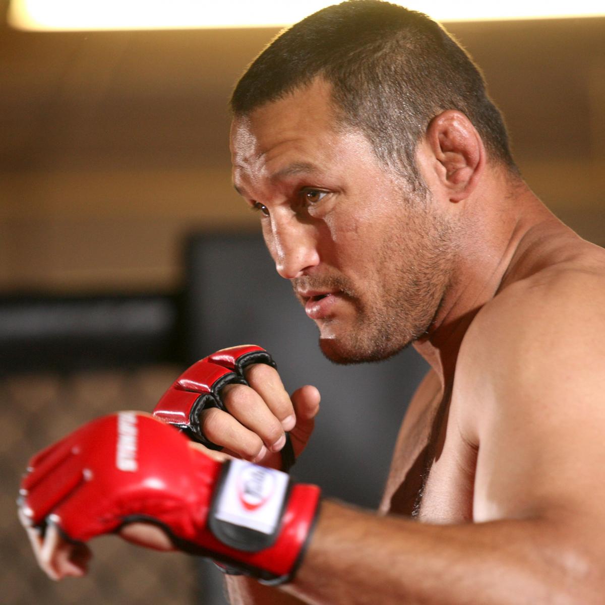 Dan Henderson Injury: Partially Torn MCL Saves Hendo ...