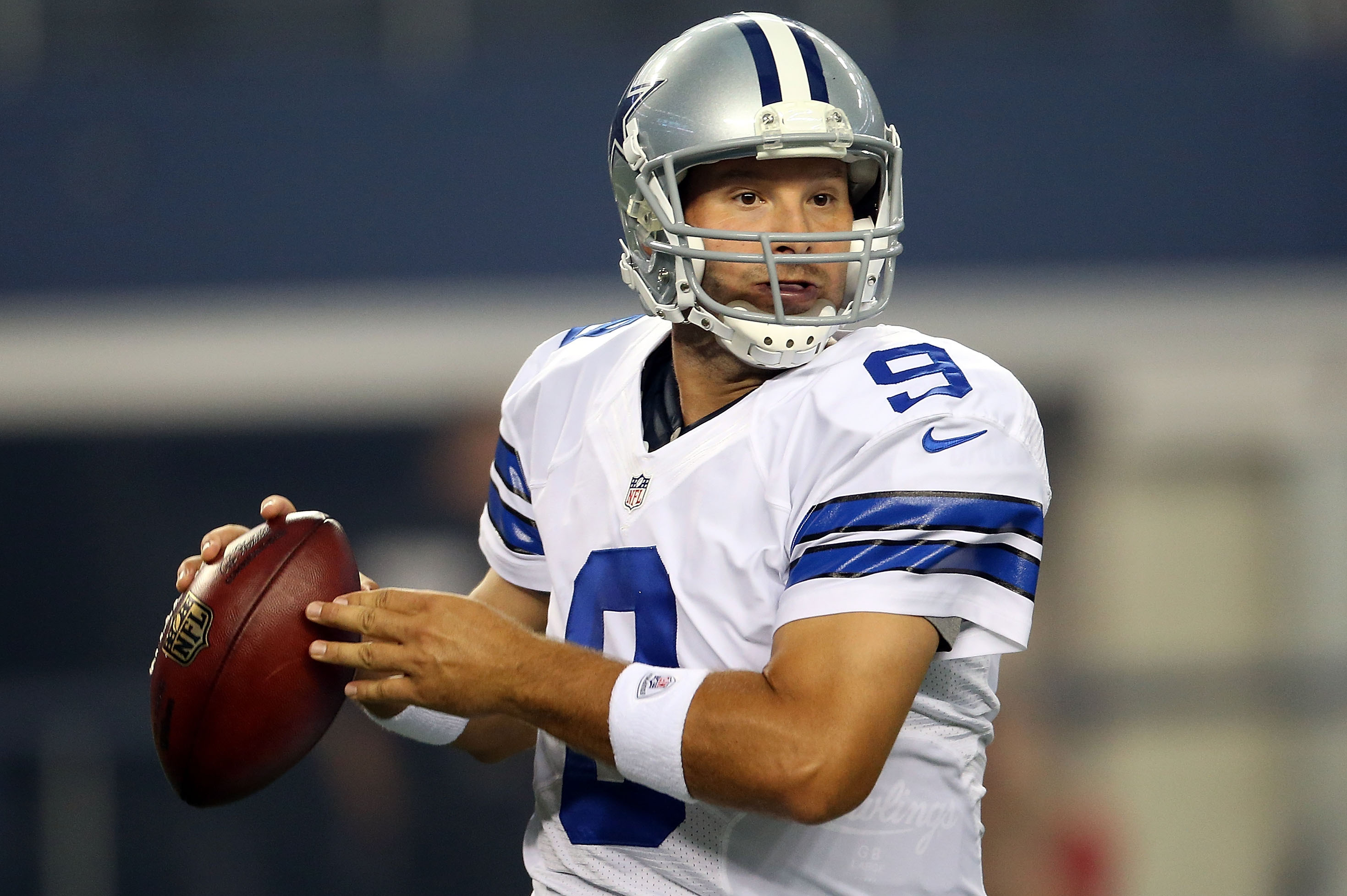 When Cowboys rookies sing, Tony Romo is harshest critic