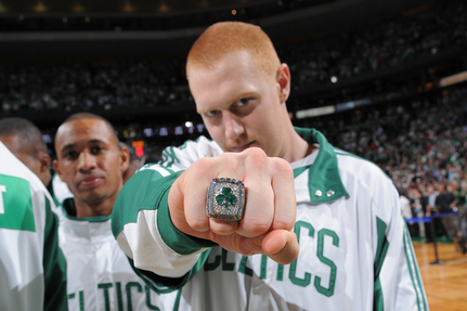Scalabrine's #44 to be retired tonight