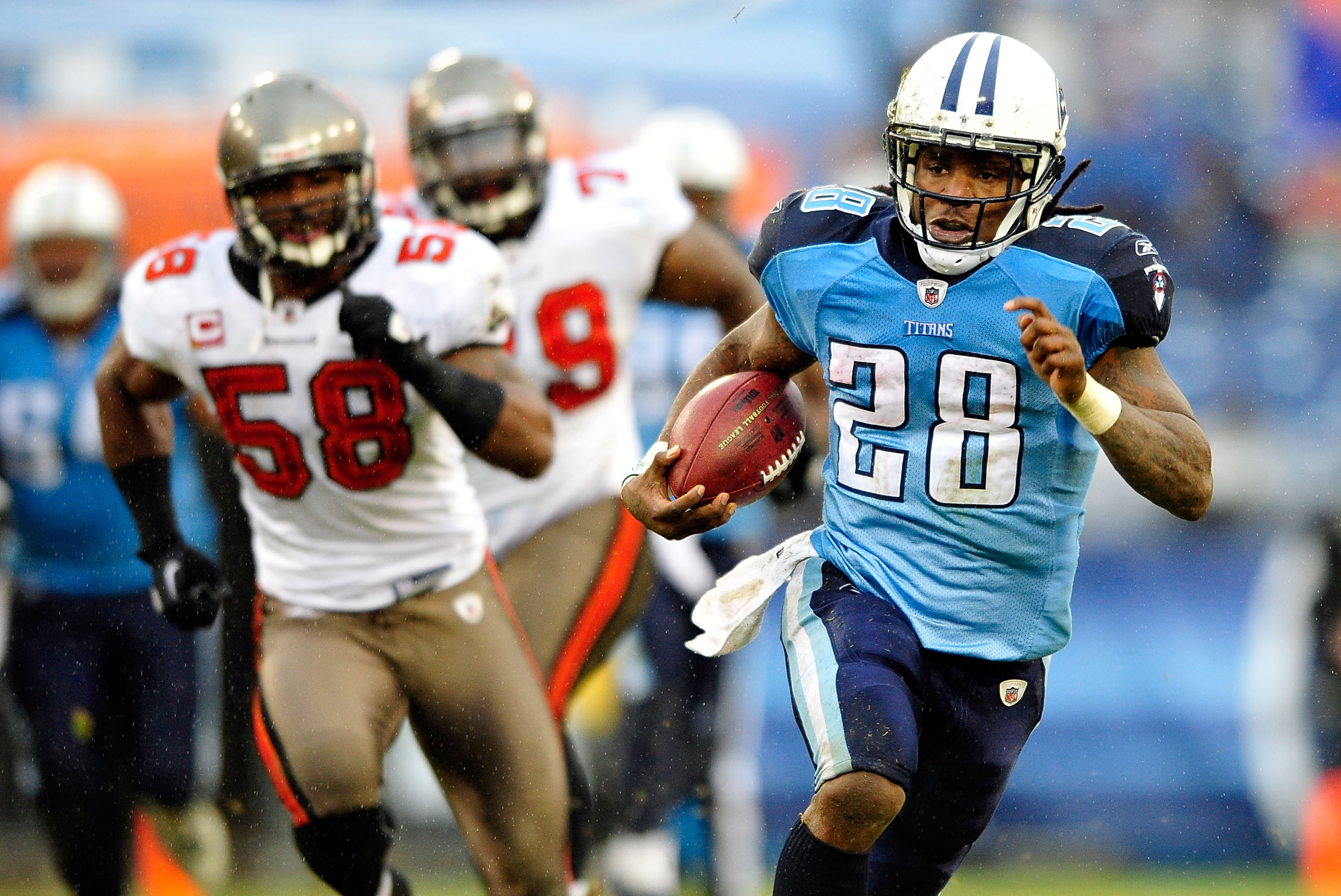 Titans running back Chris Johnson reportedly willing to take a pay