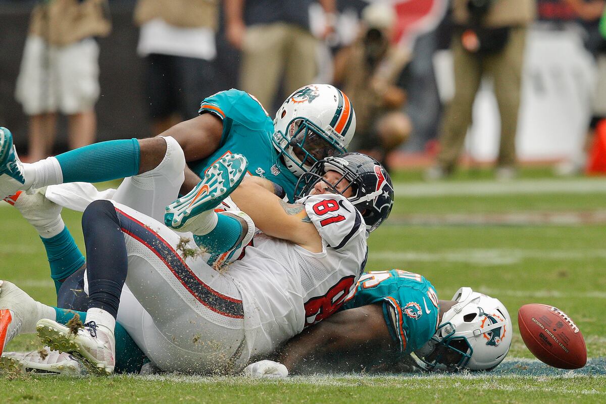 Dolphins Outthink the Texans! Submarine Showdown Shatters Expectations!