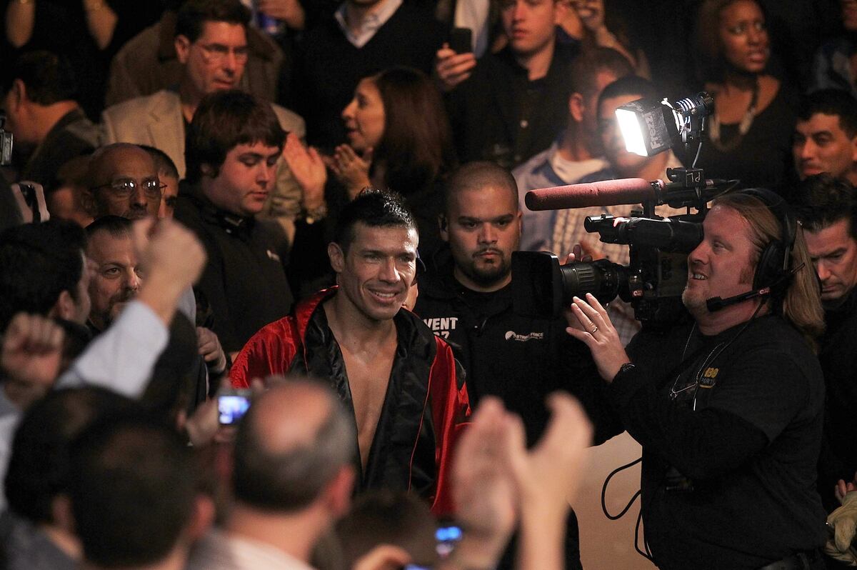 Chavez vs Martinez Martinez Brings in Naazim Richardson to Ensure Fair