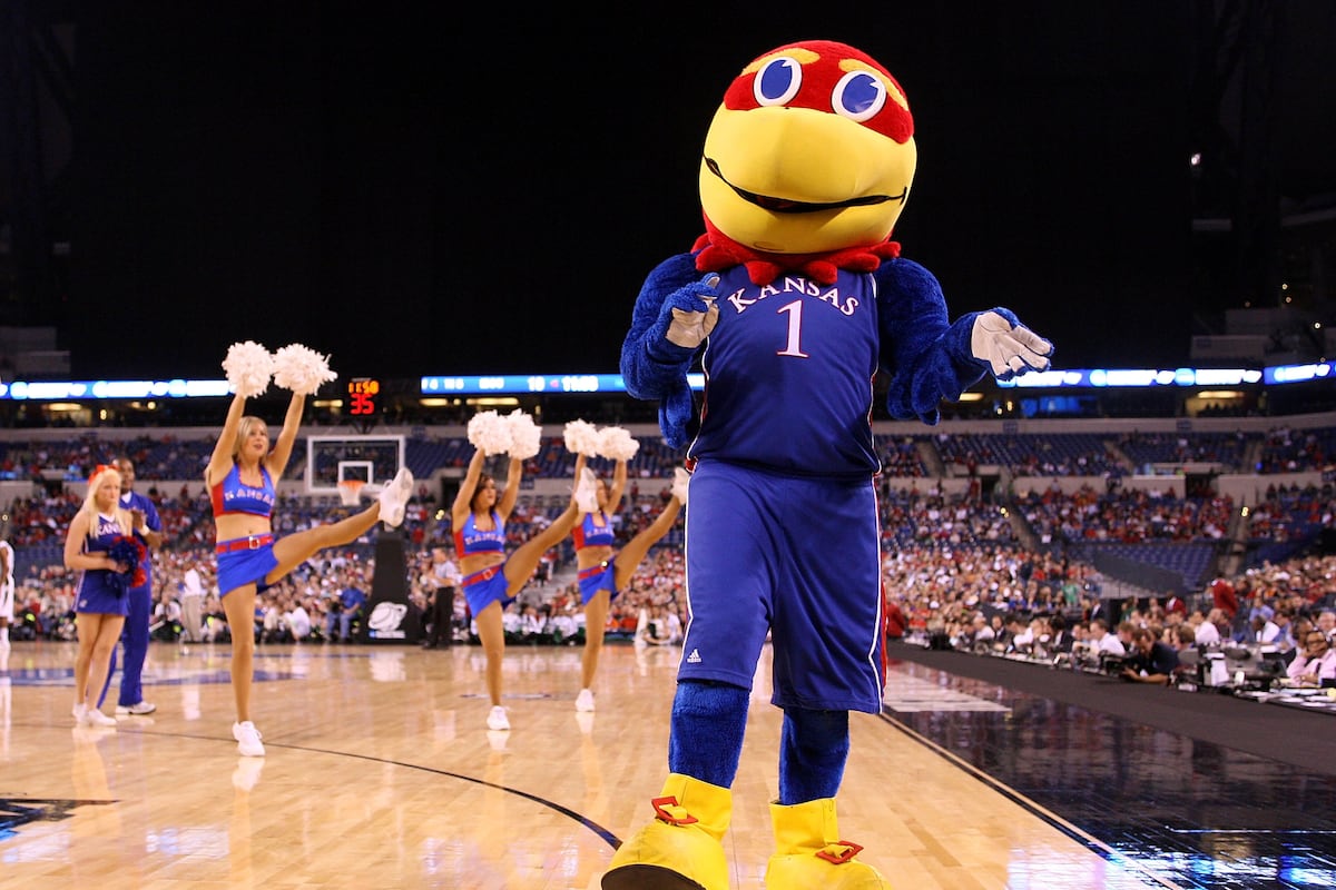 College Basketball: 5 of the Game's Greatest Traditions | News, Scores