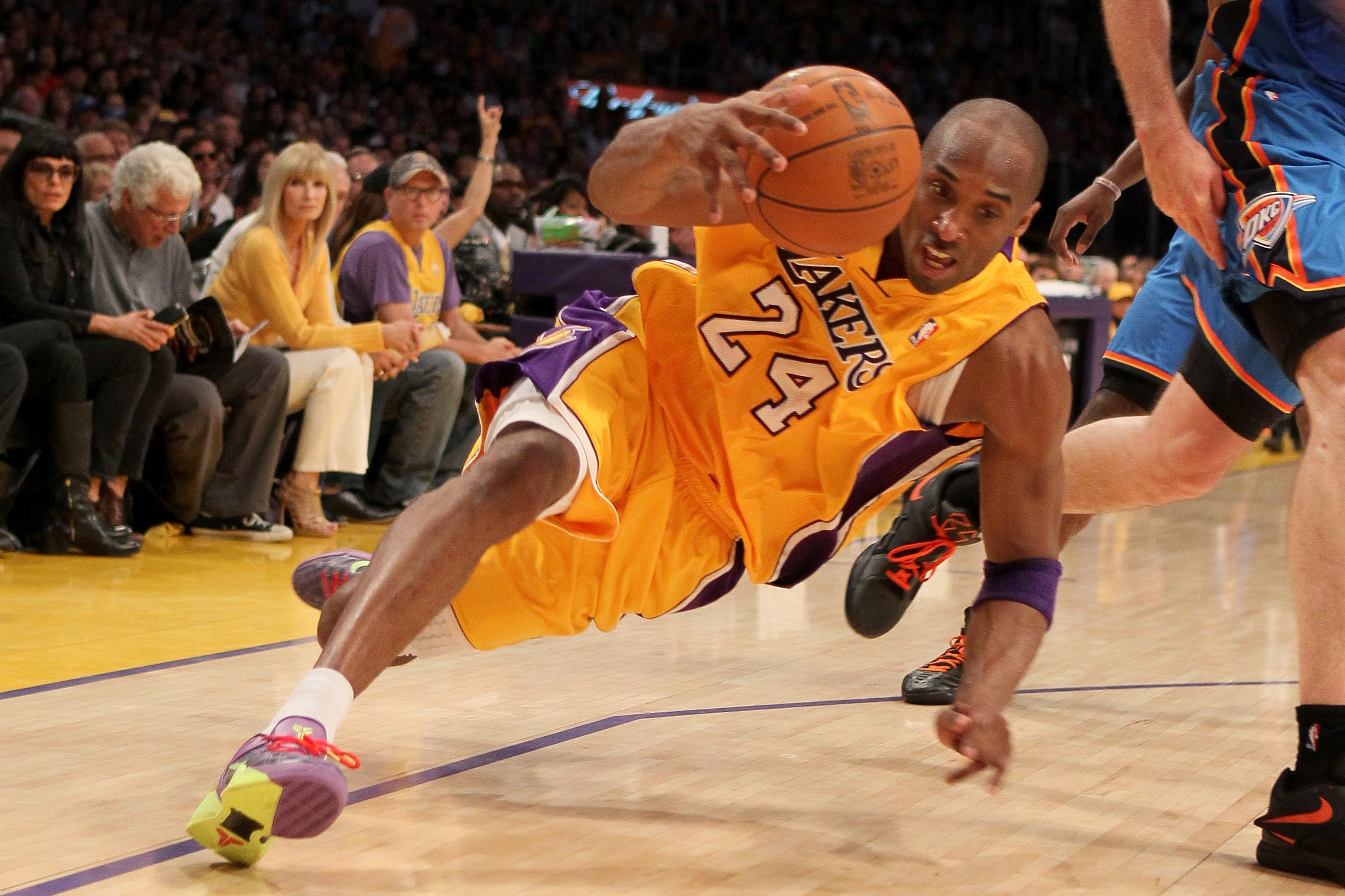 Video Kobe Lee gebunden und geknebelt Telegraph