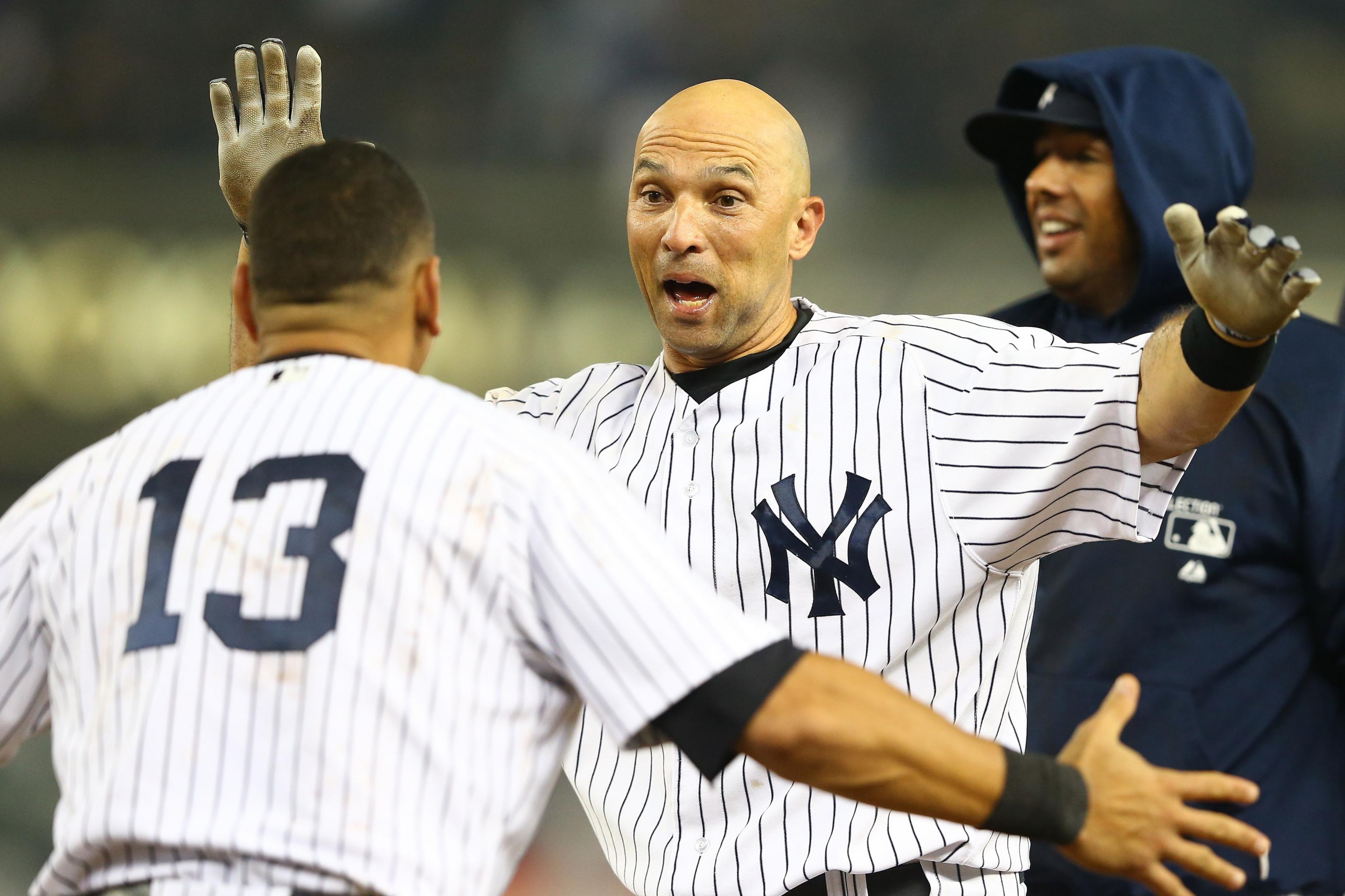 Yankees' Raul Ibanez Again Comes Through With Big Hit - The New