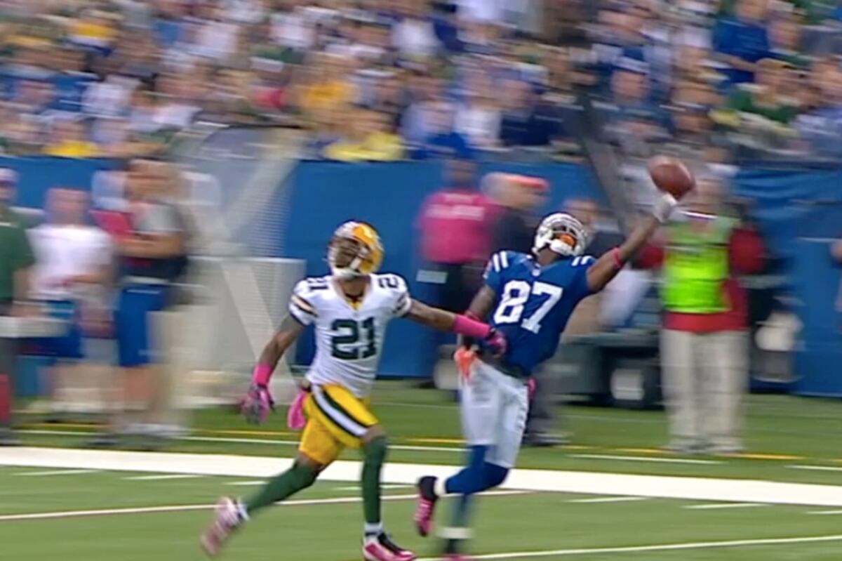 Colts vs. Packers Reggie Wayne Makes OneHanded Catch of the Day