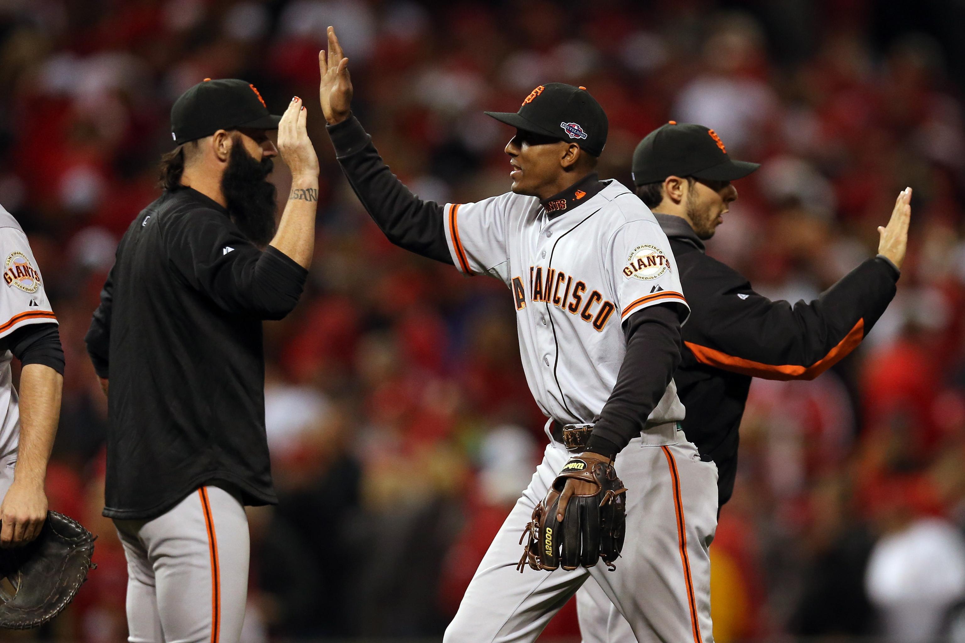 SF@HOU: Scutaro switches to the wrong Giants jersey 