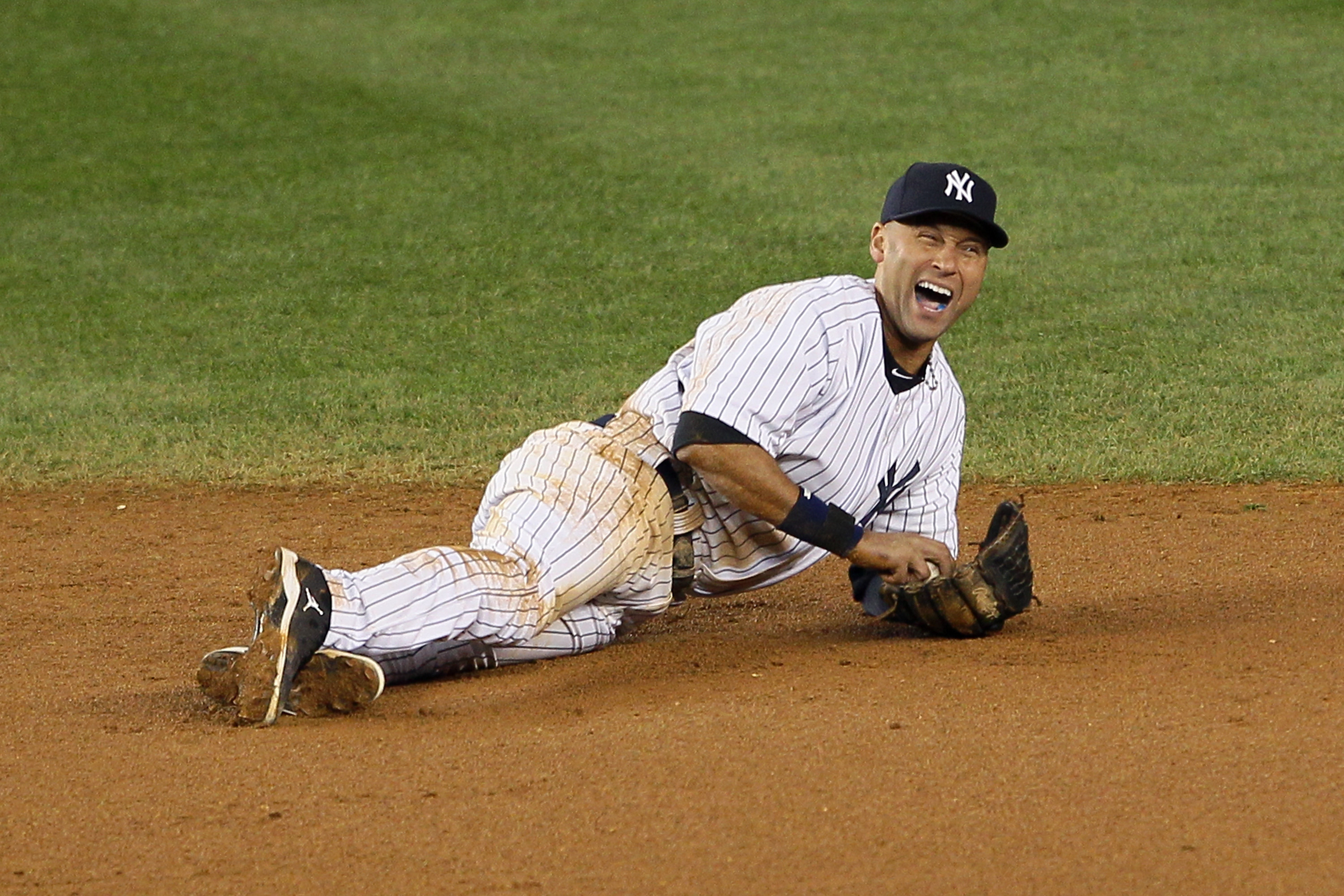 Derek Jeter Keeps Closing In On Pete Rose's Hits Record - The New