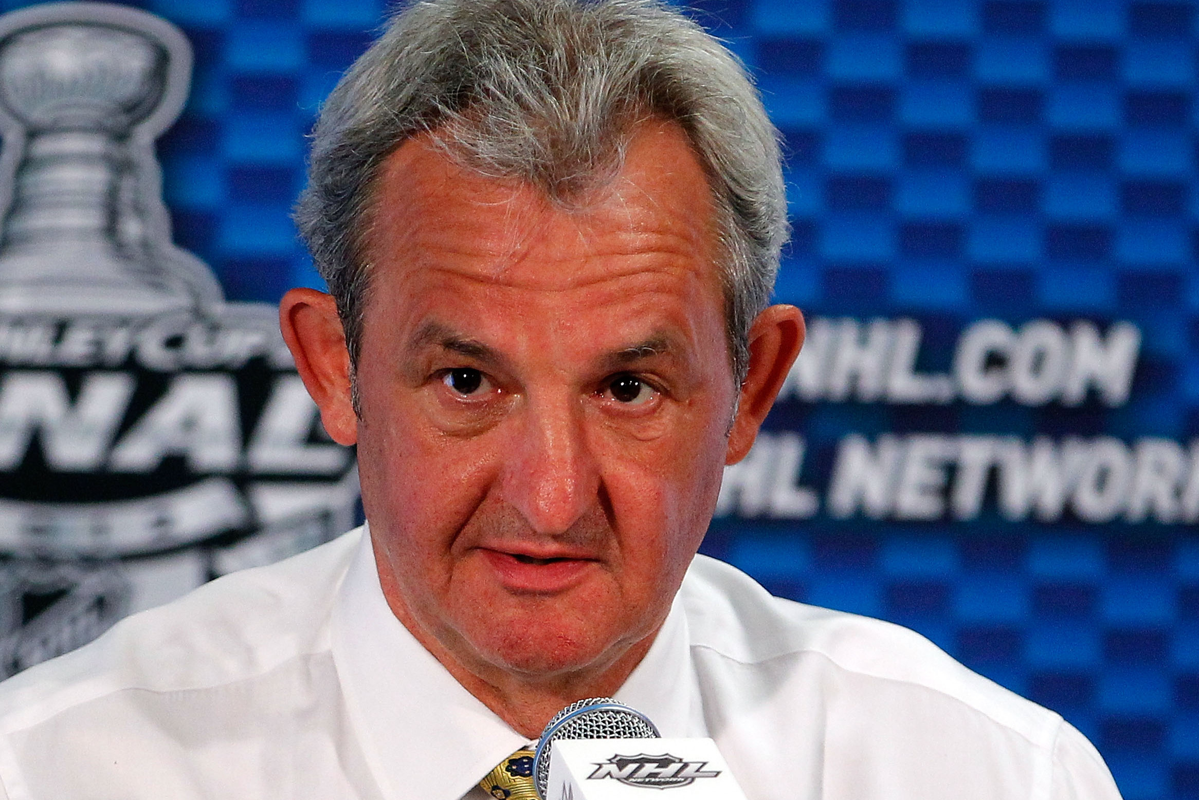 Coach Darryl Sutter Shirt - LA Kings | Essential T-Shirt