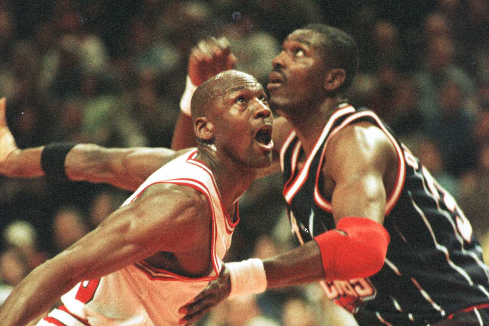 NWT CHICAGO BULLS 1998 NBA CHAMPIONS 91,92,93,96,97 & 98.NEVER WORN JORDAN  ERA