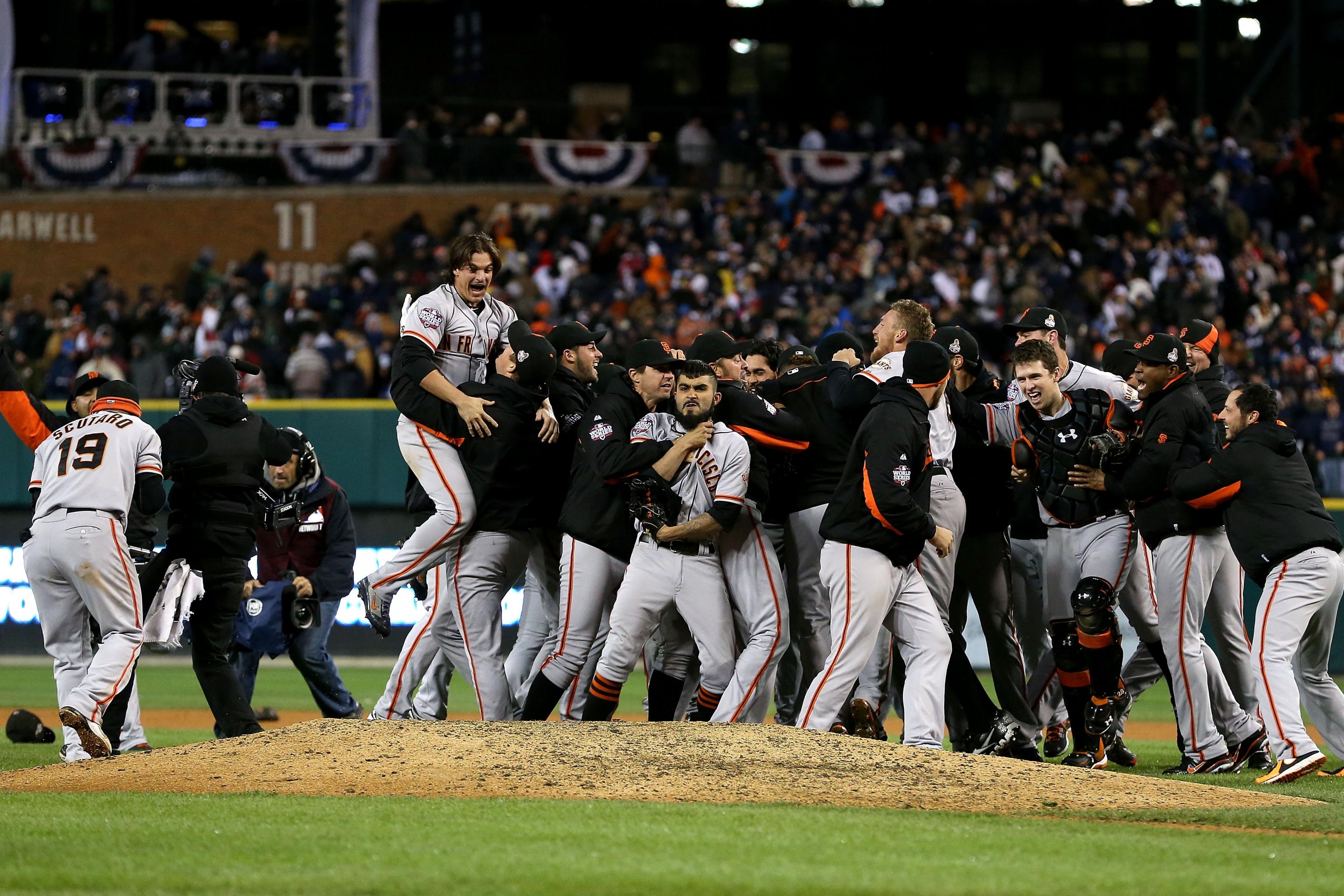 Giants Sweep Tigers to Win Second World Series Title in Three Years - The  New York Times
