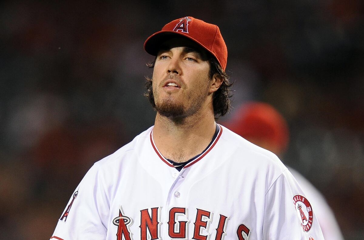 Dan Haren Trade Rumors: Angels Wise to Shop RHP as Option Deadline