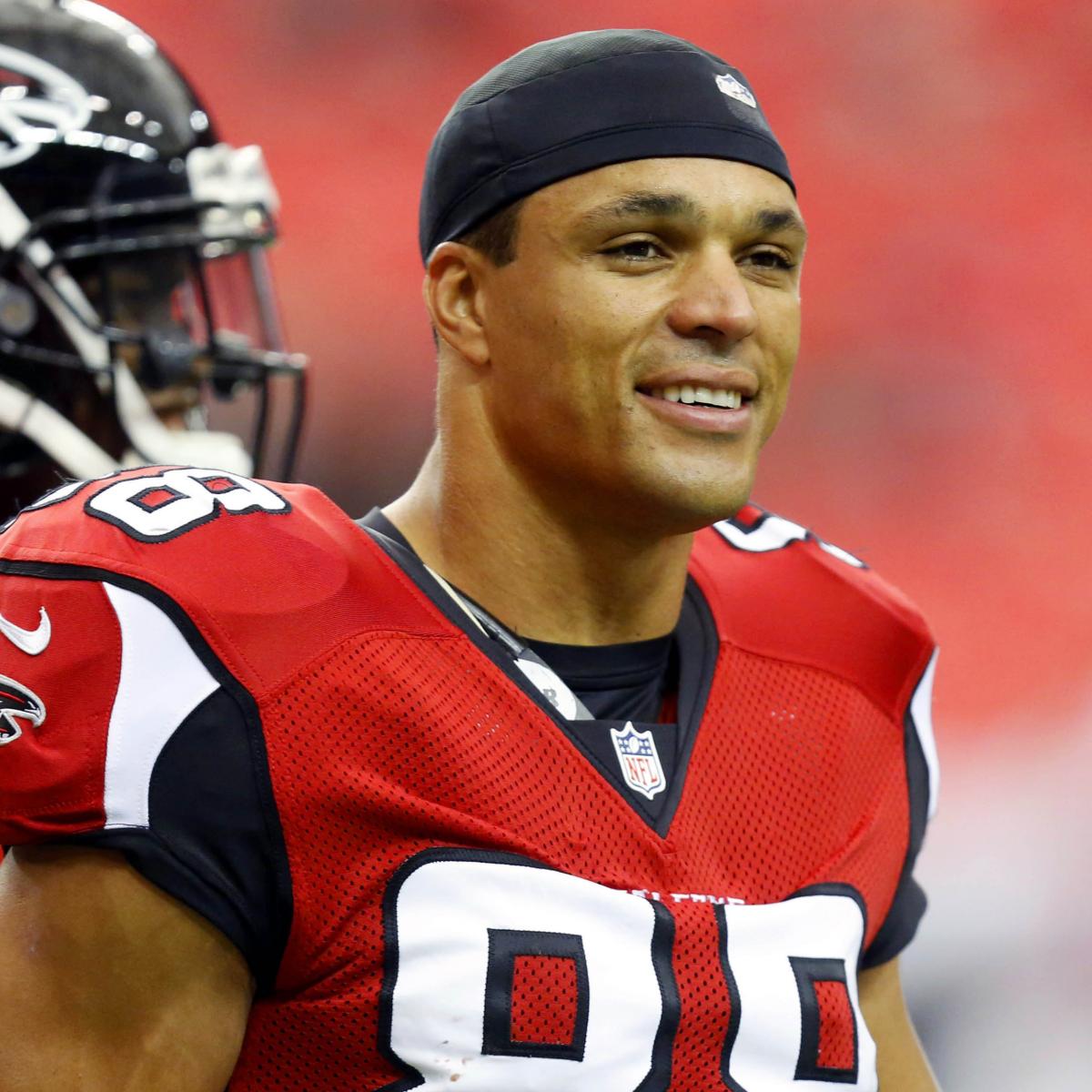 Atlanta Falcons Tight End Tony Gonzalez Speaks Up and Gets Dissed