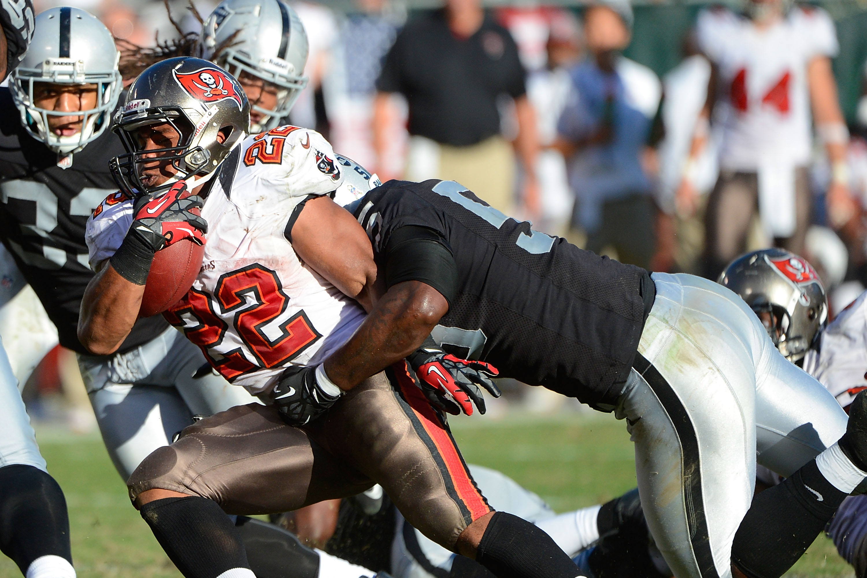 NFL: Doug Martin scores four touchdowns as Tampa Bay Buccaneers