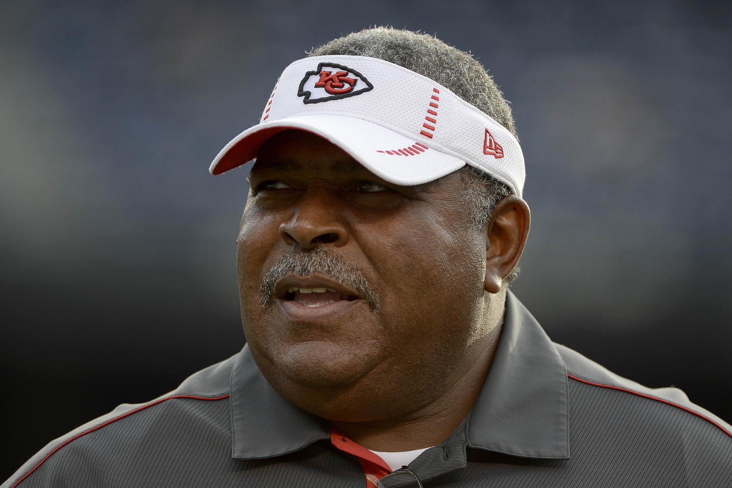 Chiefs' Romeo Crennel fires himself  as team's defensive