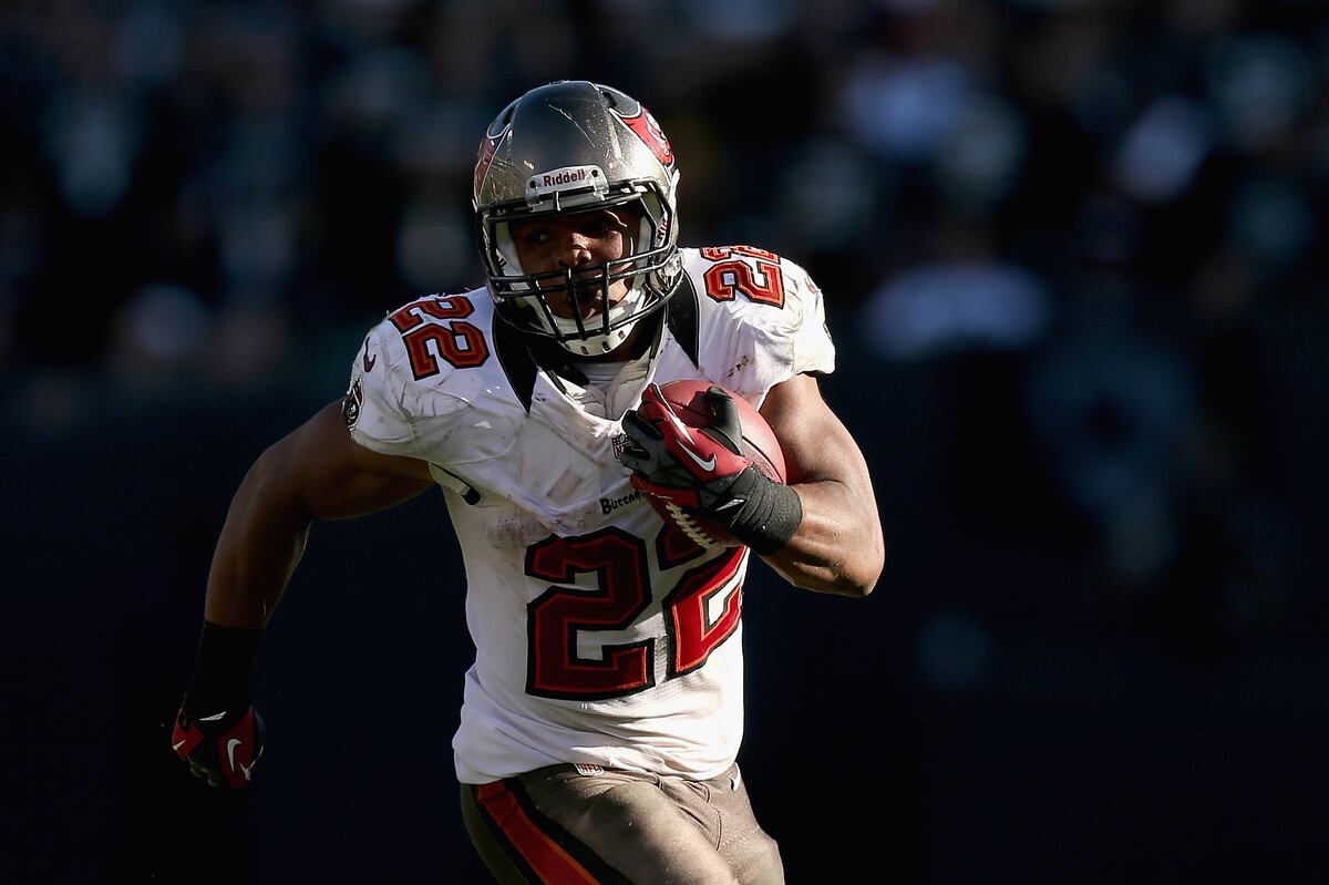 Why Doug Martin Is the Best Rookie Running Back in the NFL News