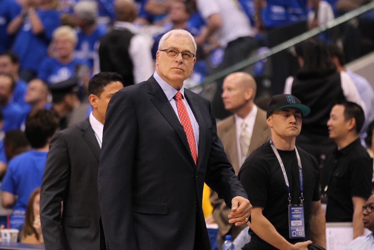 Lakers News Bringing Phil Jackson Back Is Team�s Only