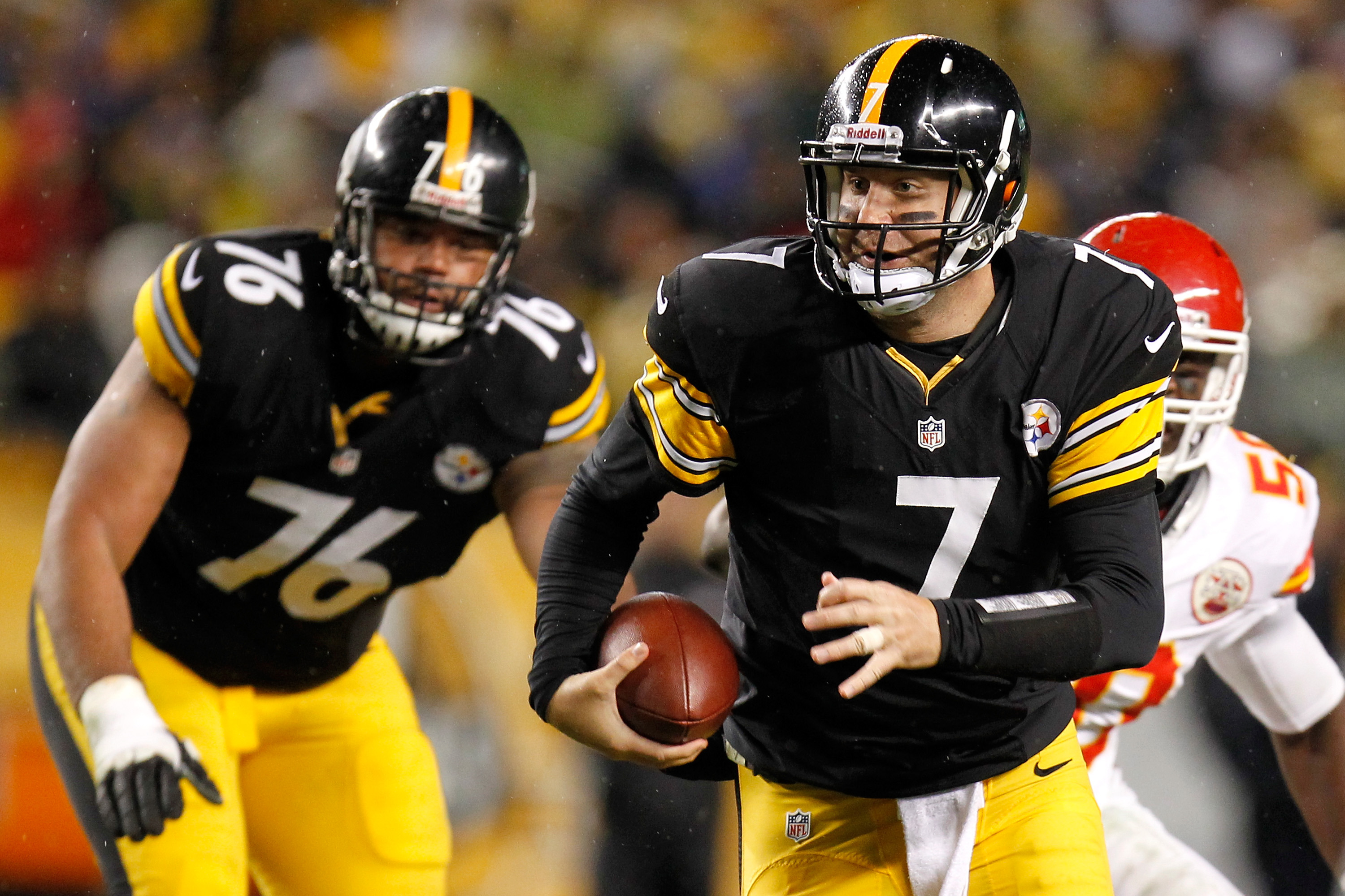 Roethlisberger Injury Highlights Steelers' Concussion Team - The