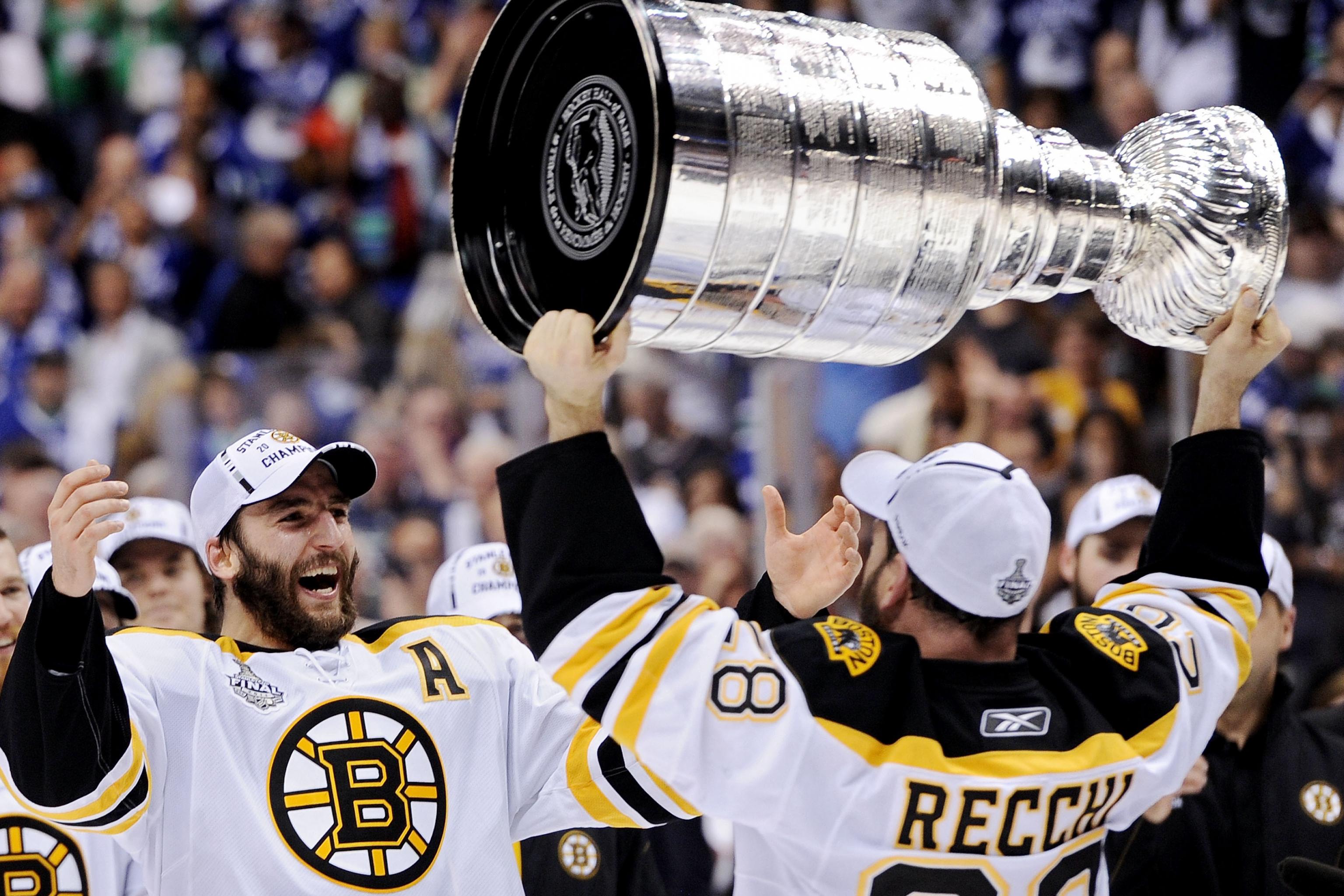 John Bucyk Details Boston Bruins Memories, Legacy With Fans 