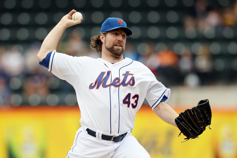 Mets' Dickey nearly perfect in win over Rays