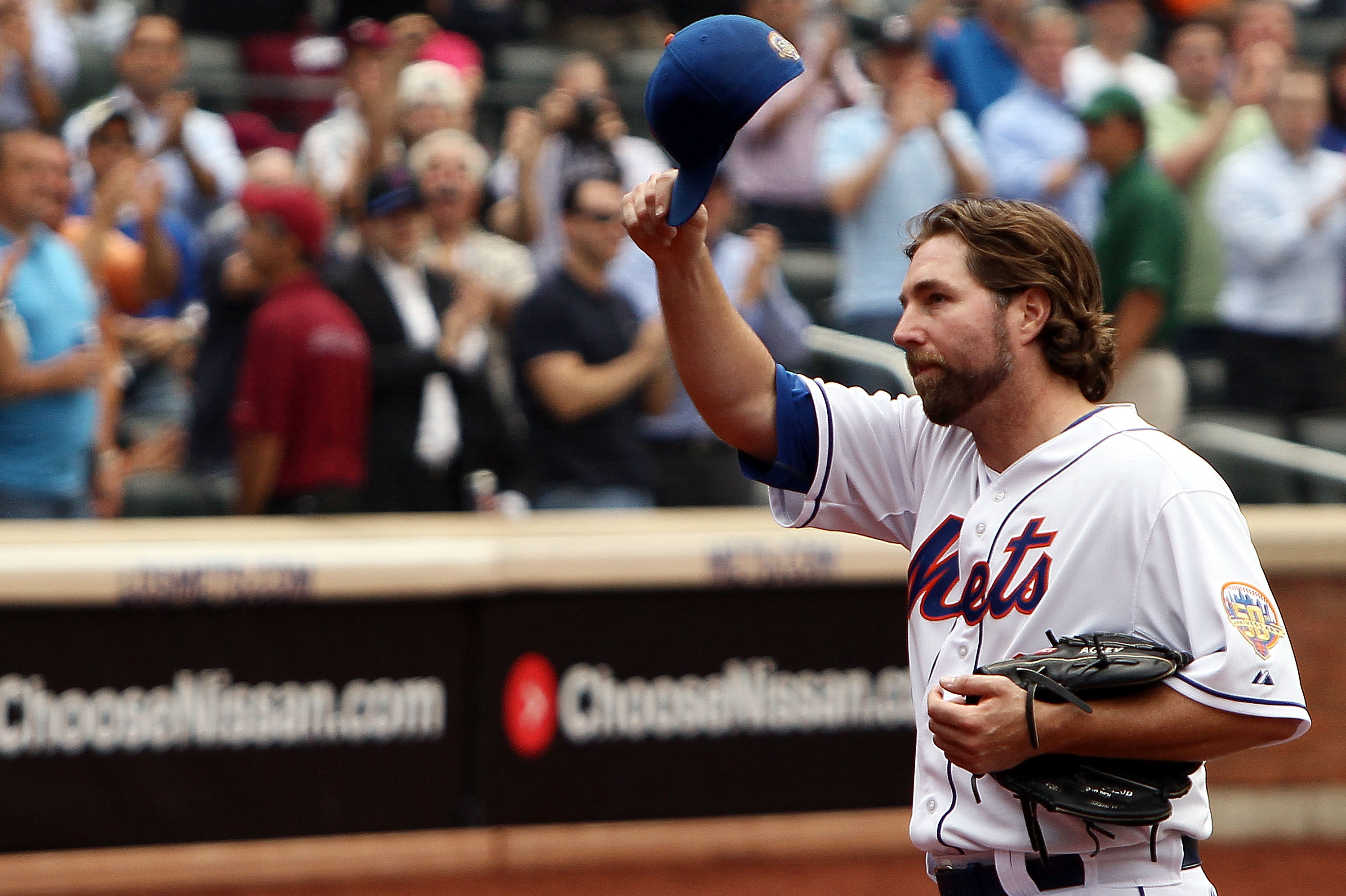 NY Mets pitcher R.A. Dickey Memoir Reveals Childhood Abuse