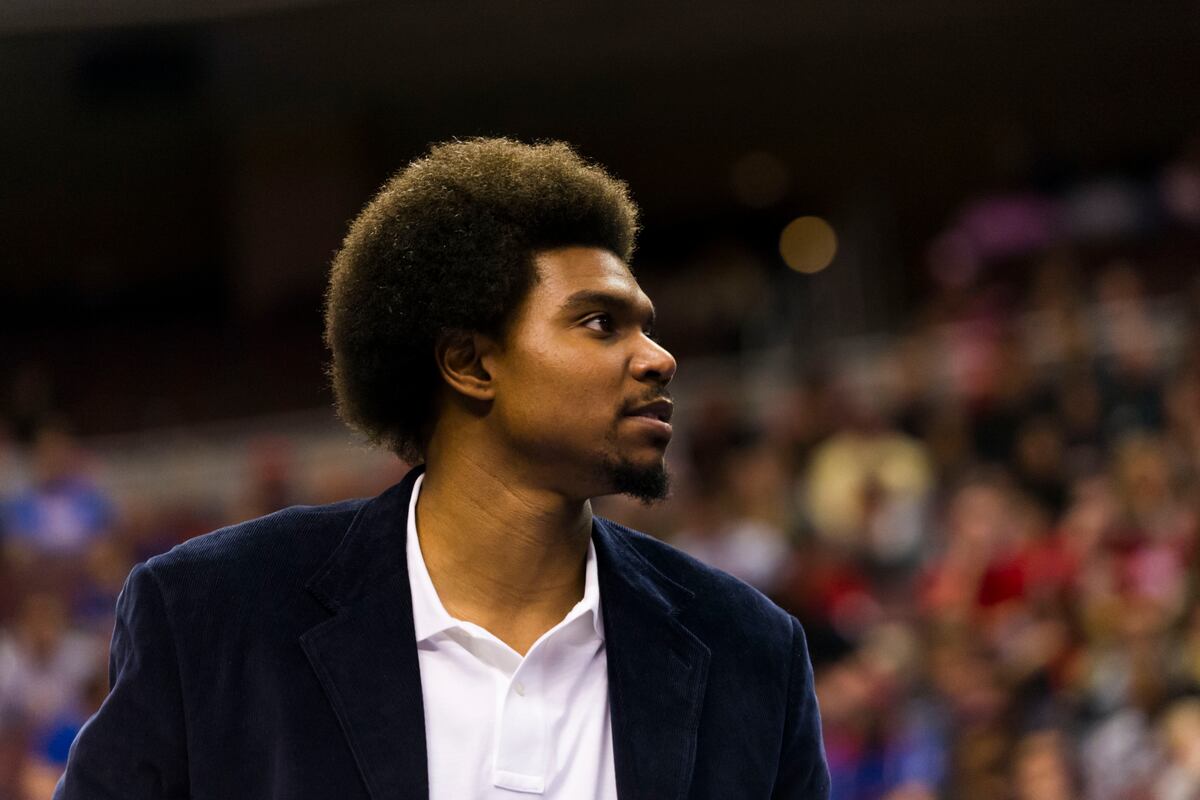 Andrew Bynum's Injury Makes Max Contract Unthinkable News, Scores