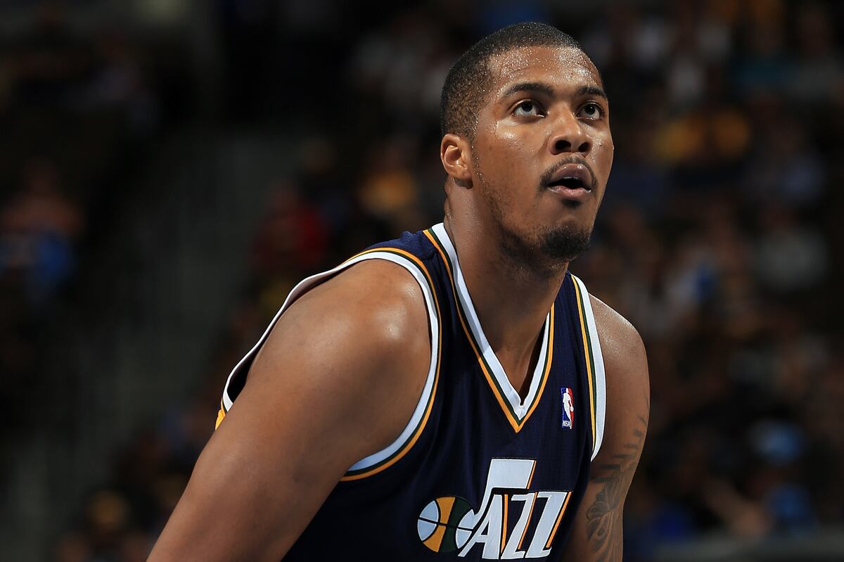 Comparing Derrick Favors' Production as Starter vs. Coming off Bench
