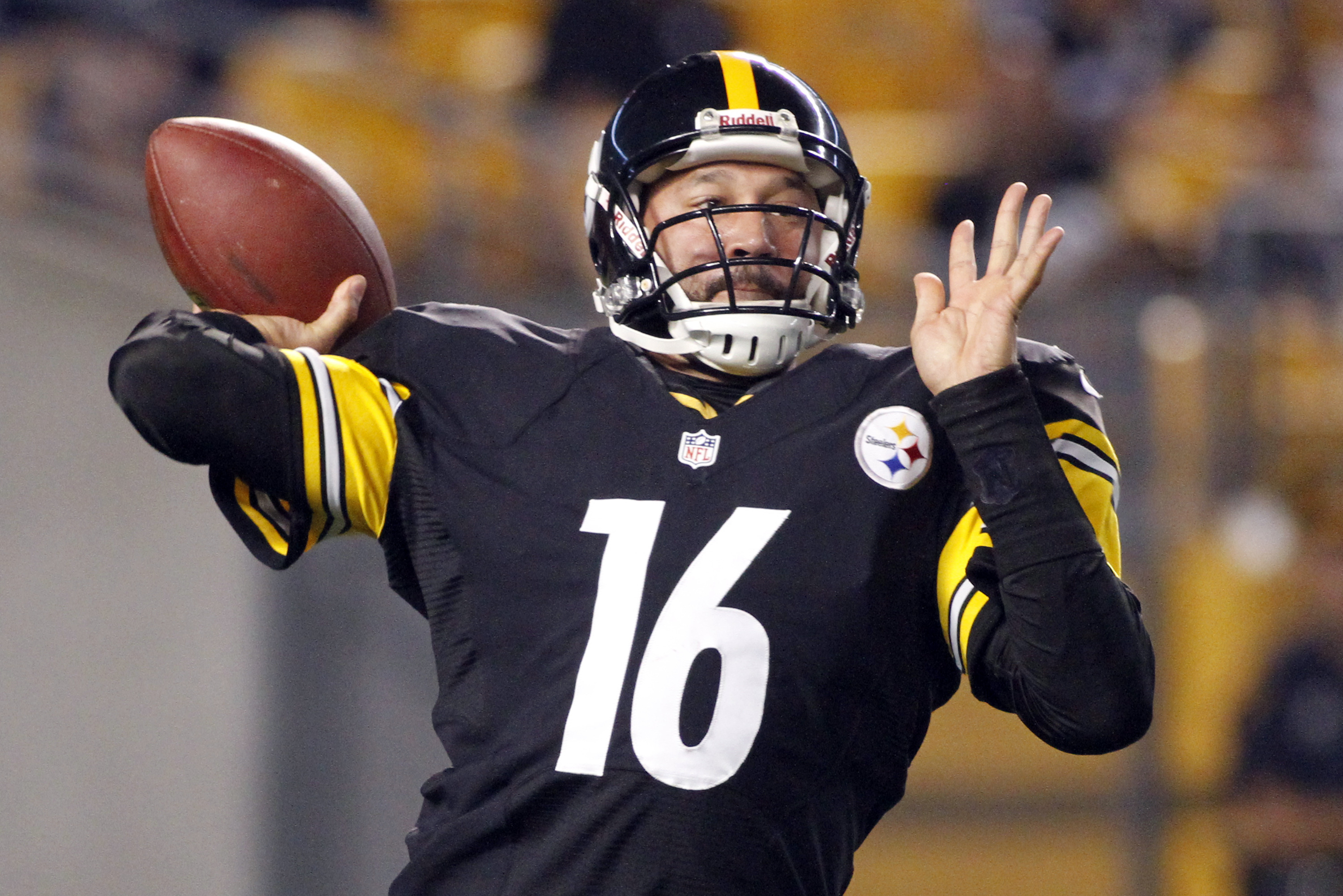 NFL: Pittsburgh Steelers bringing back Plaxico Burress and starting Charlie  Batch, NFL News