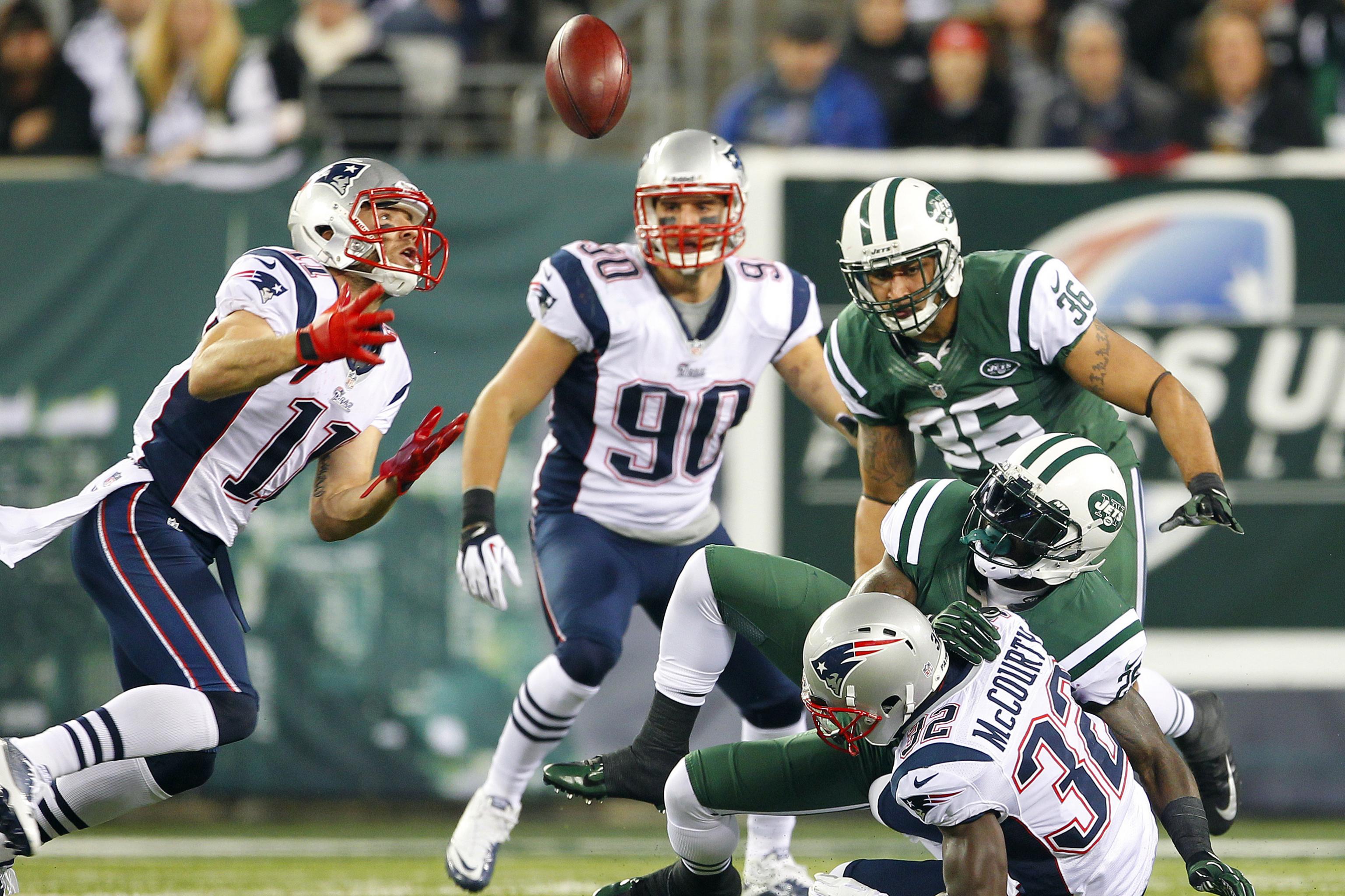 How another Patriots win over stumbling Jets played on New York tabloids 