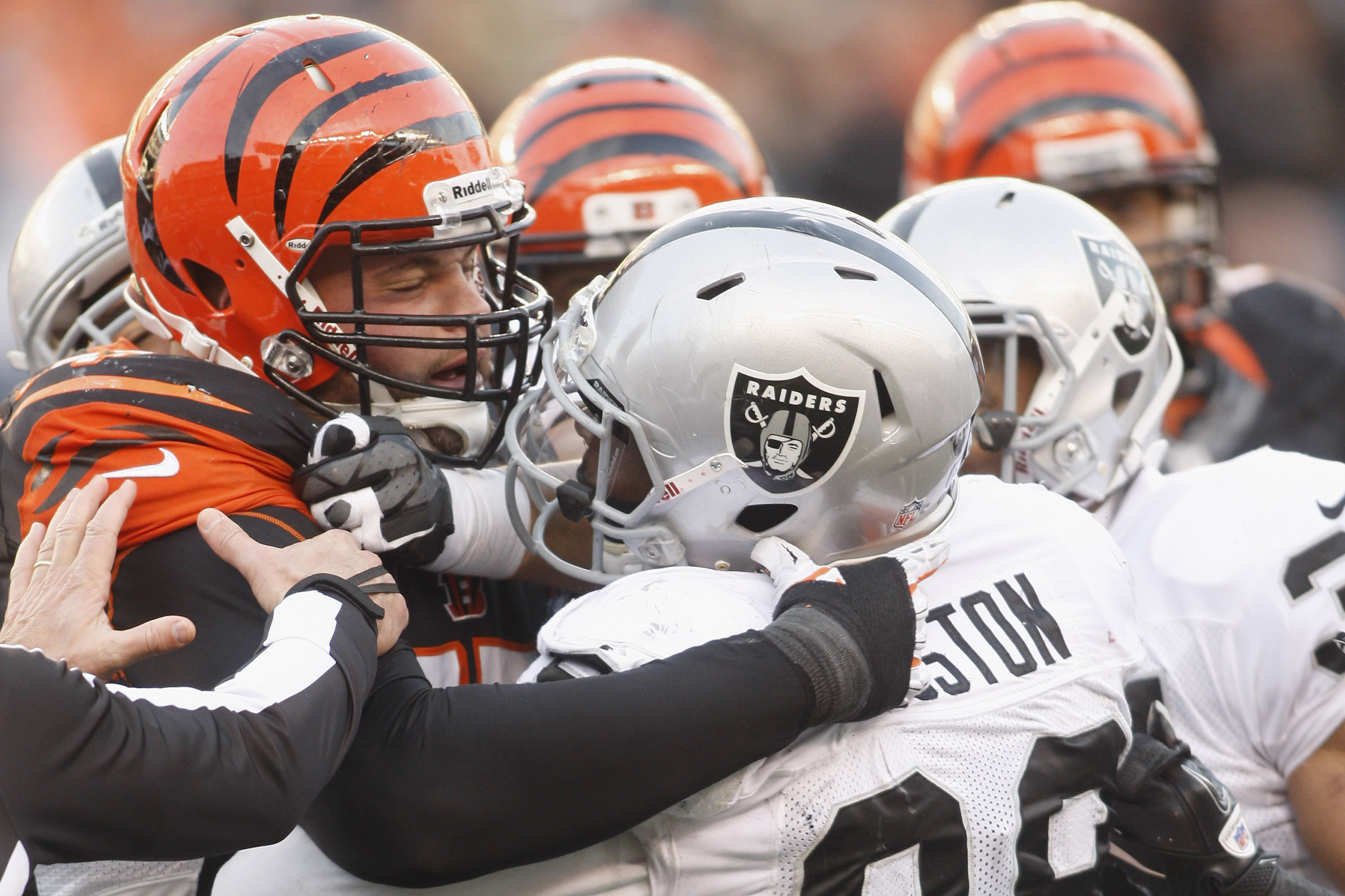 Bengals score controversial TD vs Raiders that rules analyst says should've  been replayed - Cincy Jungle