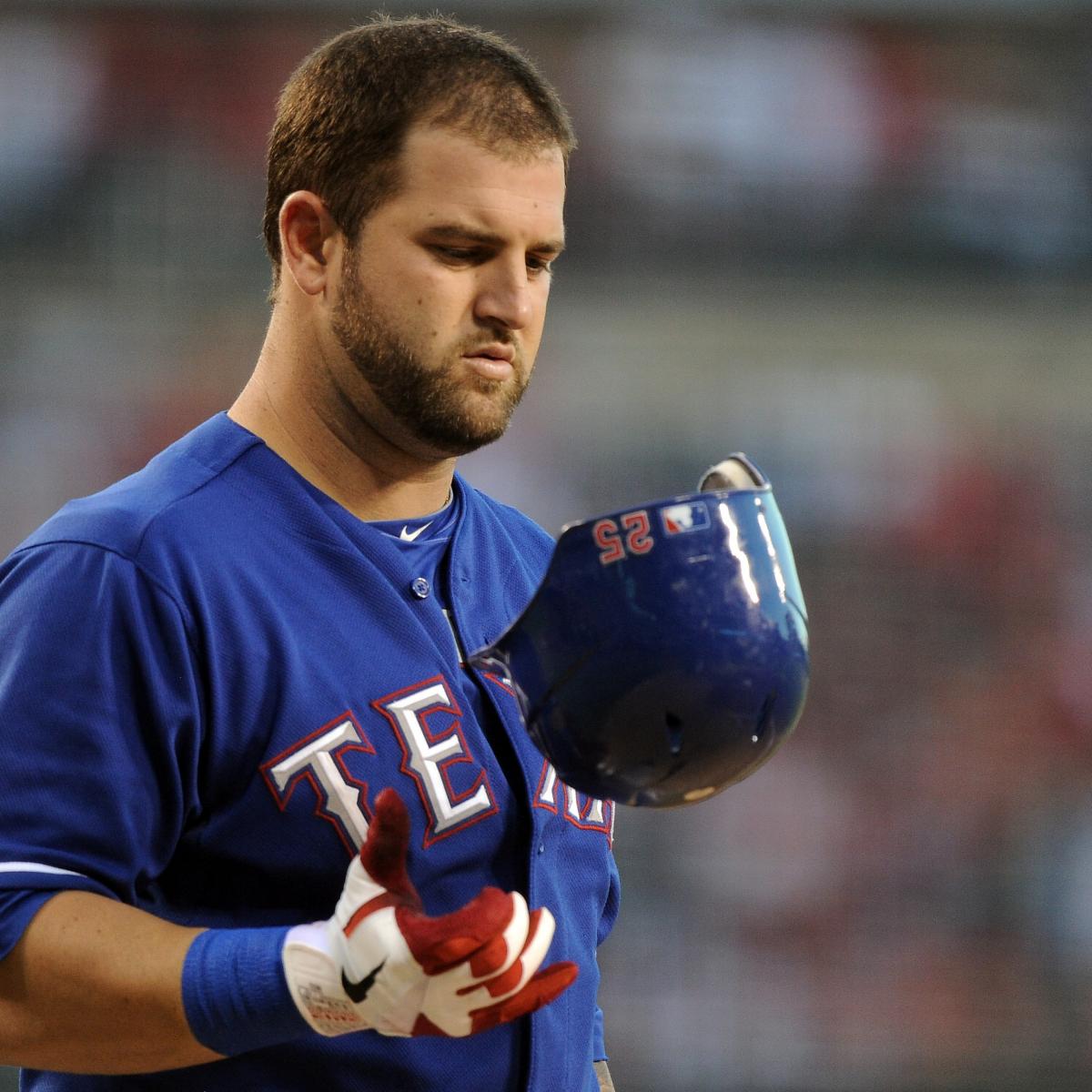 Mike Napoli Rumors Boston Red Sox in Trouble If Catcher Is No. 1