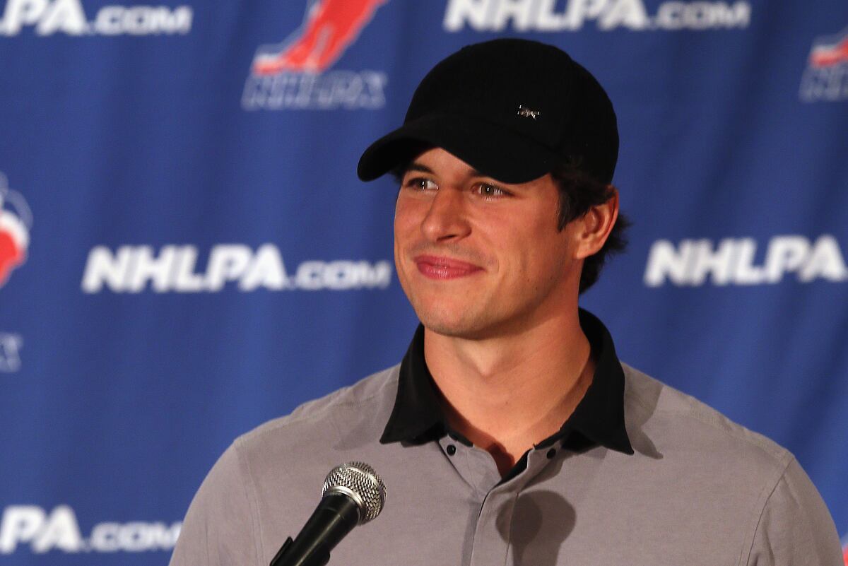 25 Current NHL Players Who Would Have Struggled Playing in the Past