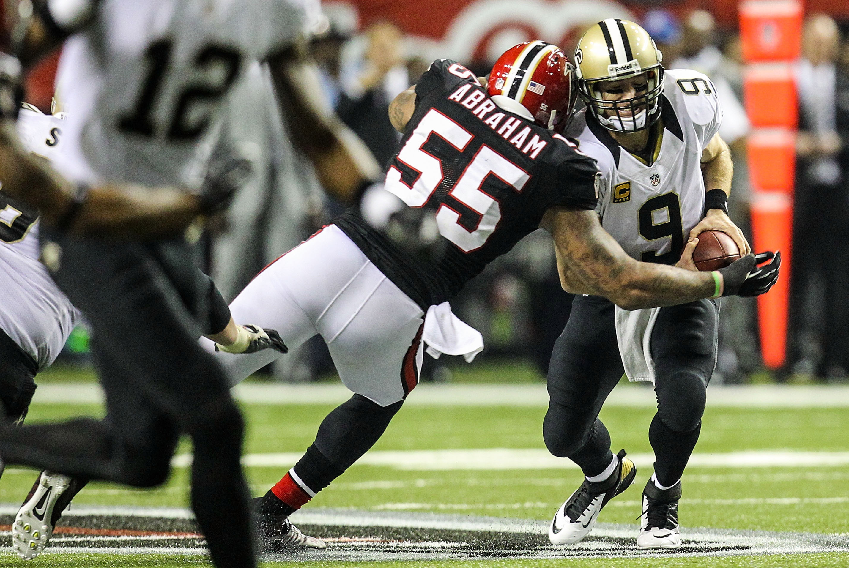 Streaking Saints, Brees seek to ground sagging Falcons