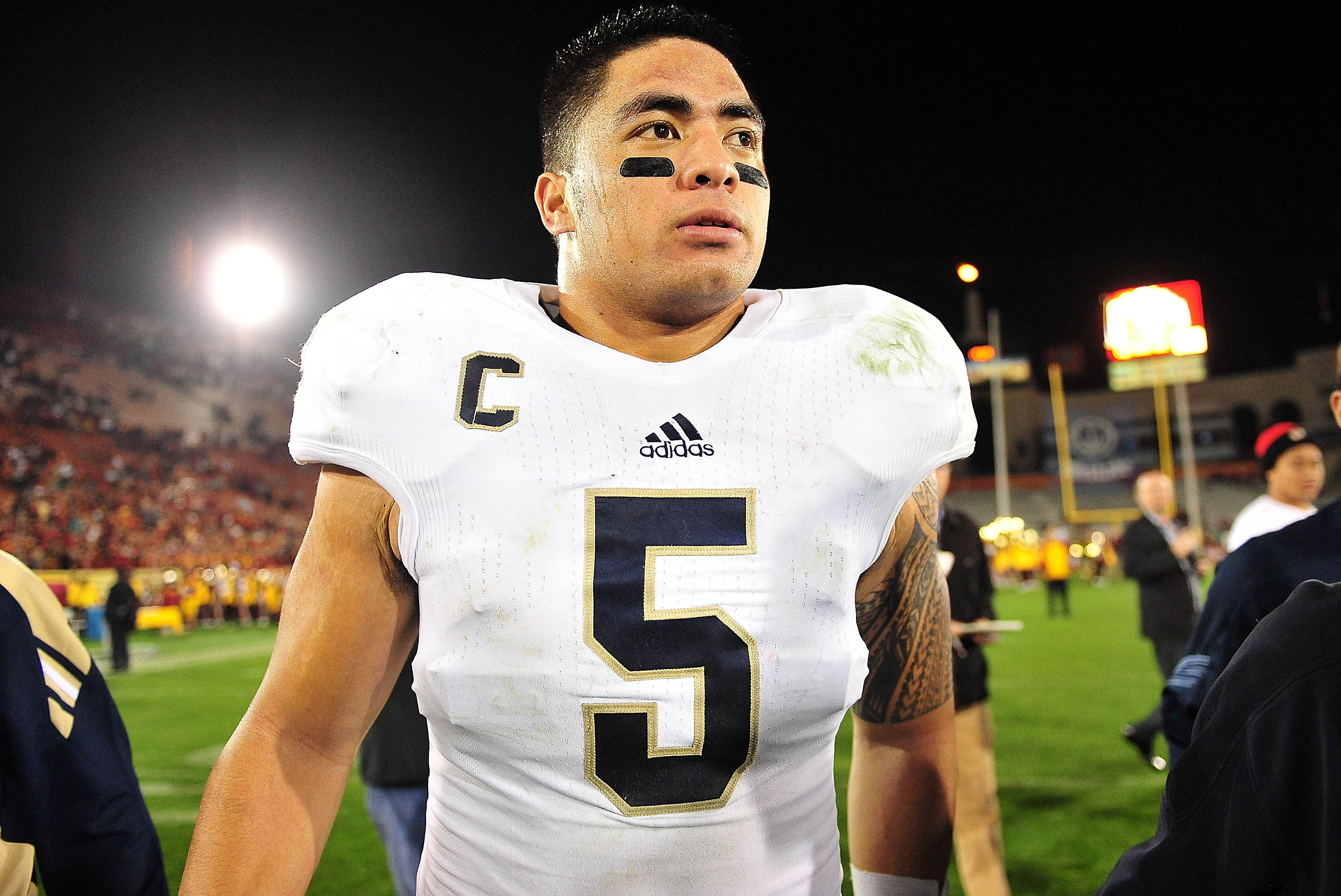 Manti Te'o returns to Notre Dame for first time since joining NFL