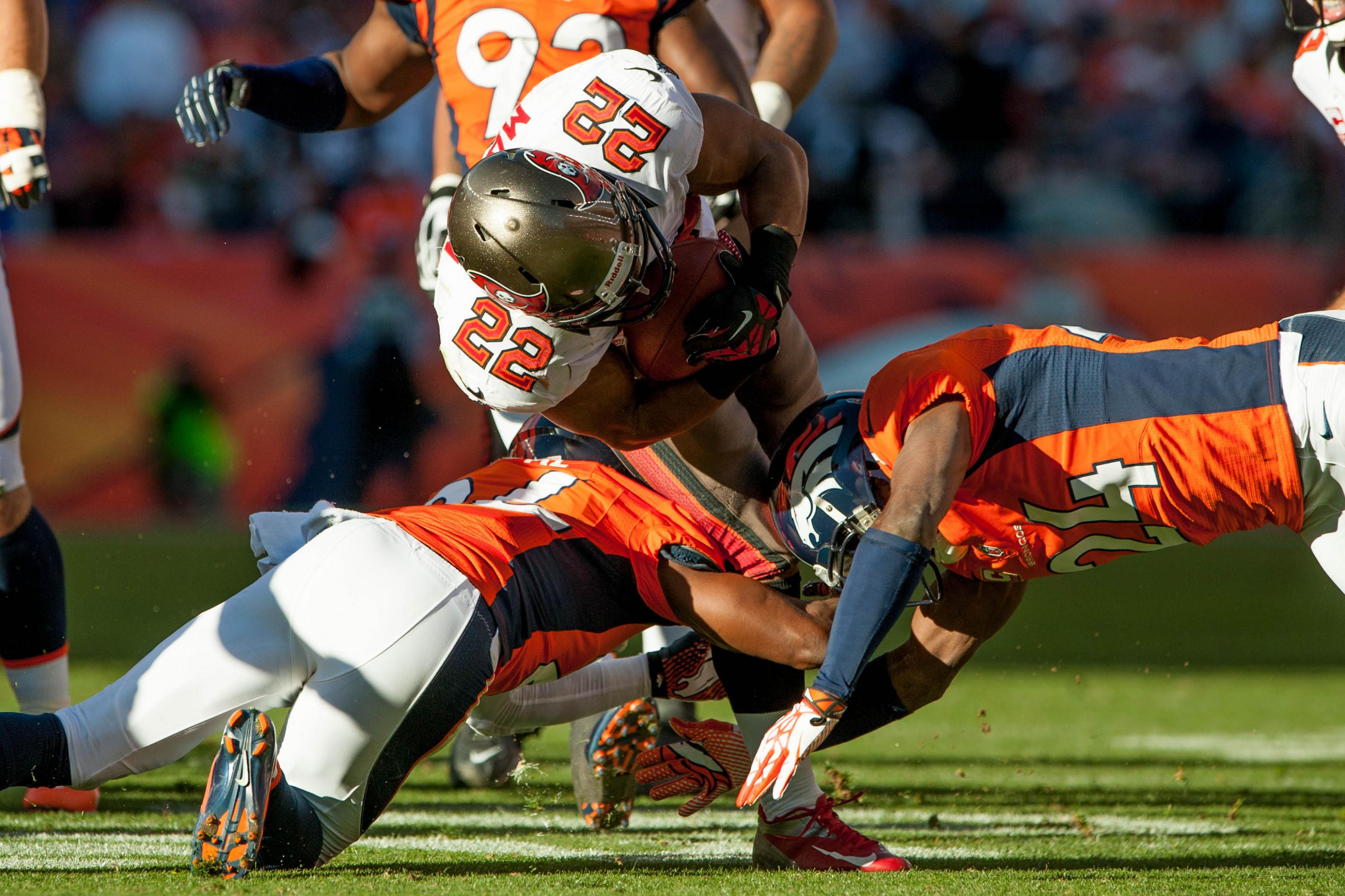 Peyton Manning, Broncos beat Bucs 31-23