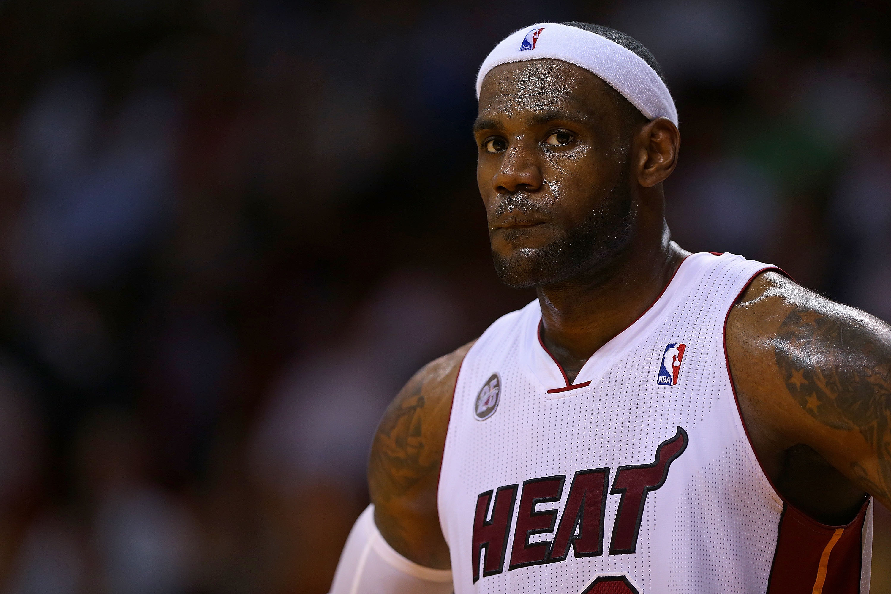 1,493 Lebron James Jersey Stock Photos, High-Res Pictures, and