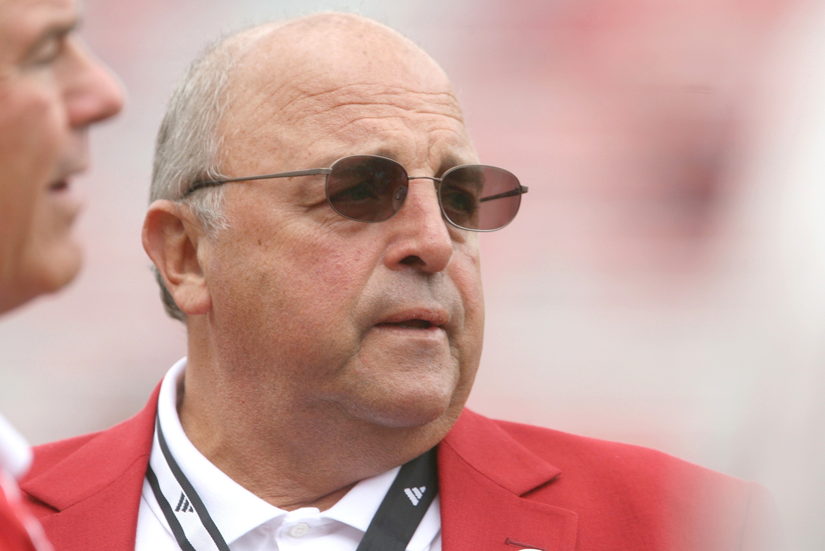 Barry Alvarez Will Reportedly Coach Wisconsin Badgers in Rose Bowl | News,  Scores, Highlights, Stats, and Rumors | Bleacher Report
