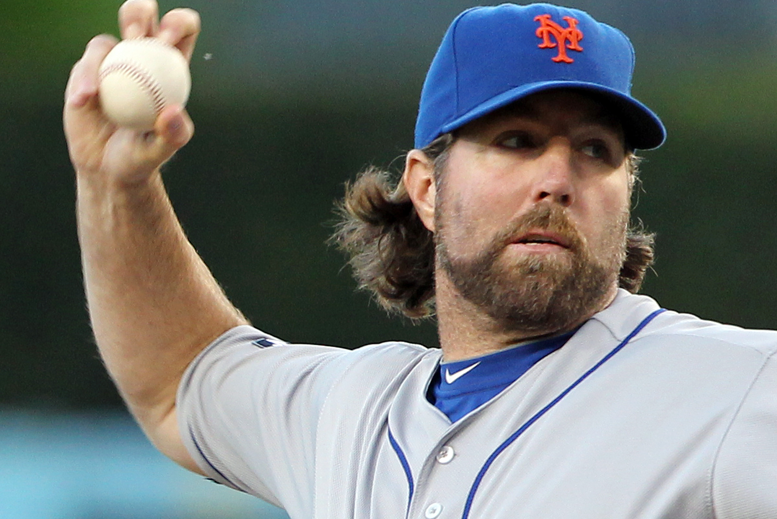 Mets Agree to Trade Cy Young Winner R.A. Dickey to Blue Jays - The New York  Times