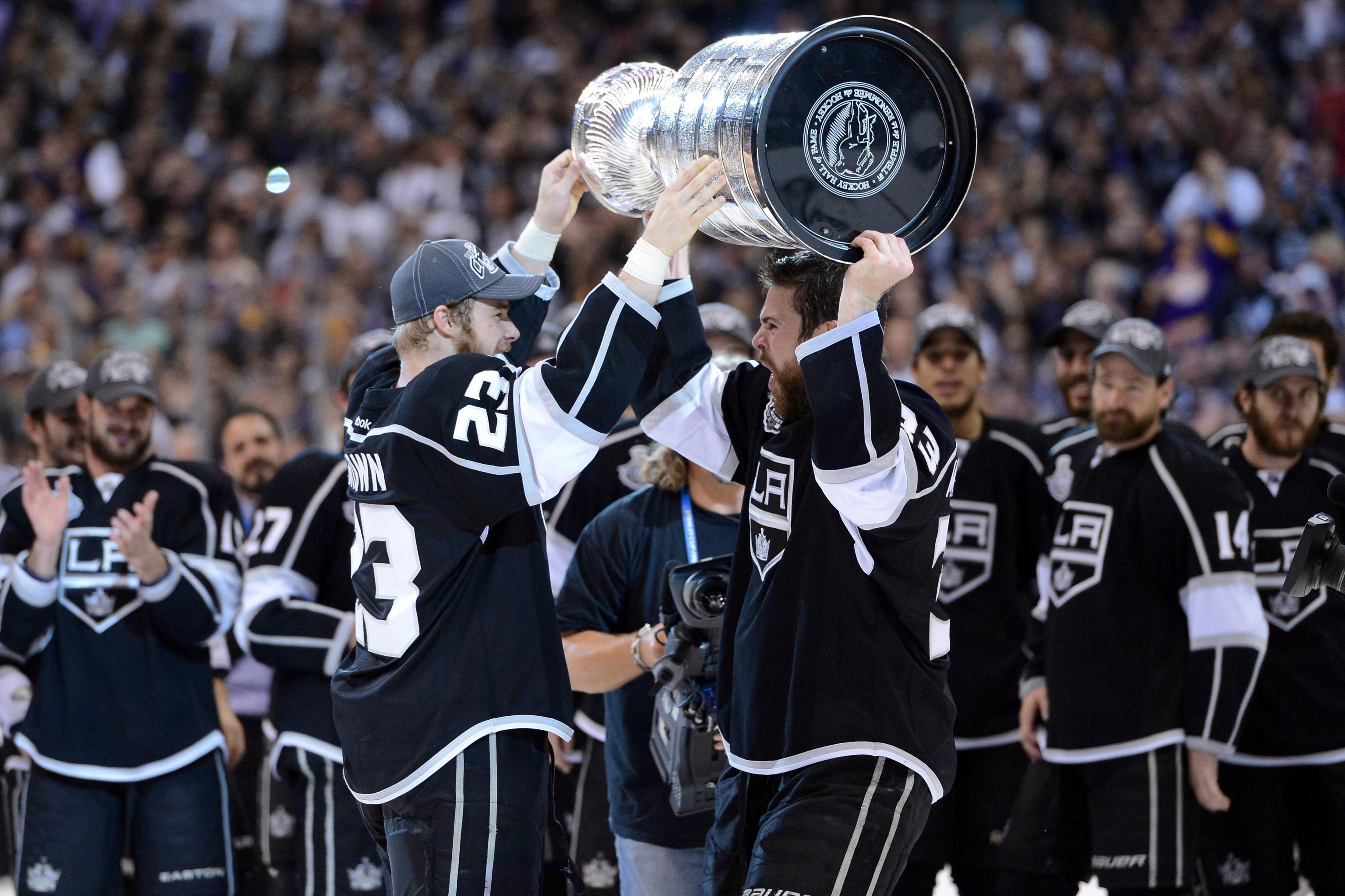 7 memorable things hockey fans have thrown on the ice