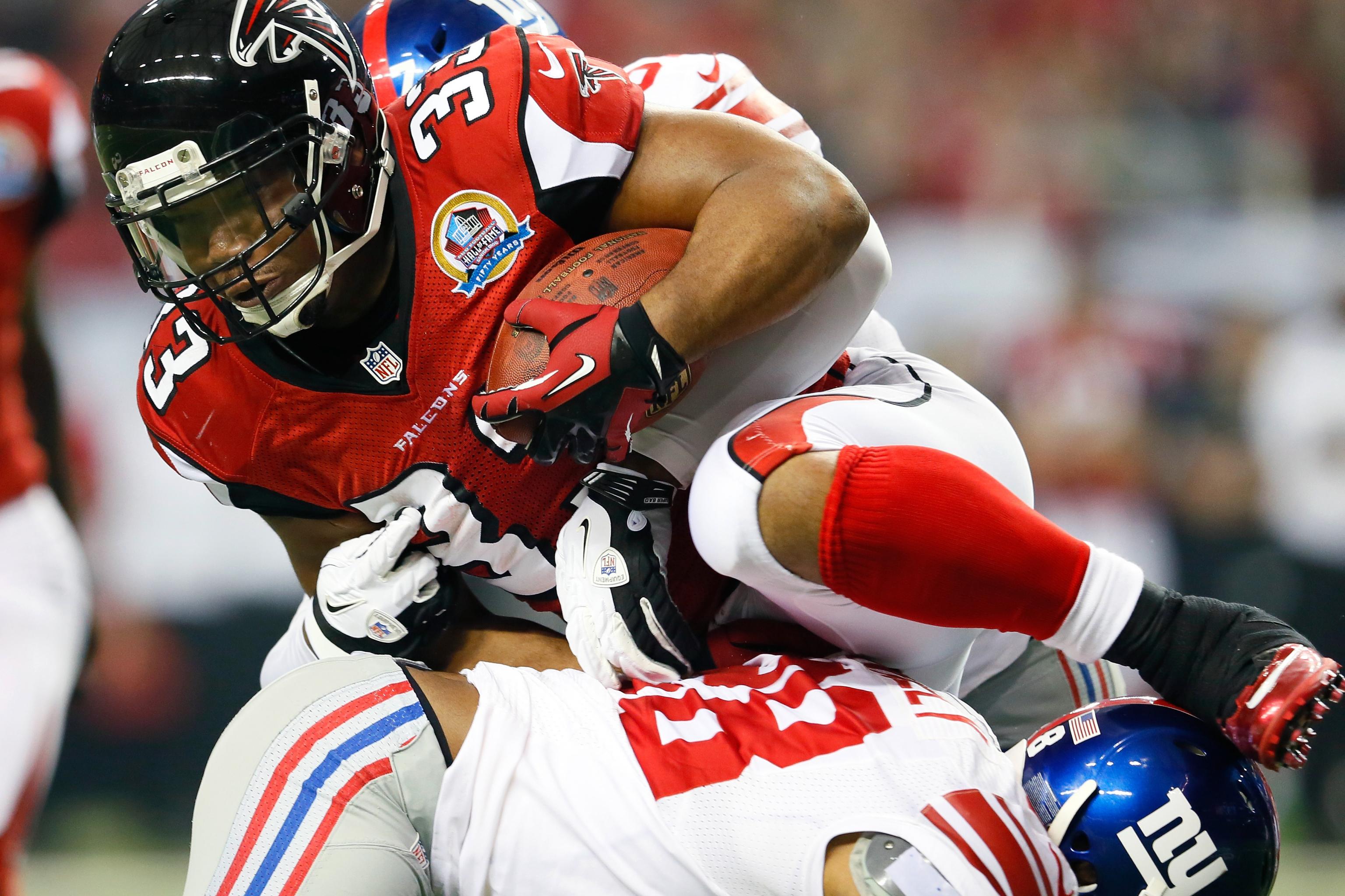 8,783 Falcons Running Backs Stock Photos, High-Res Pictures, and Images -  Getty Images