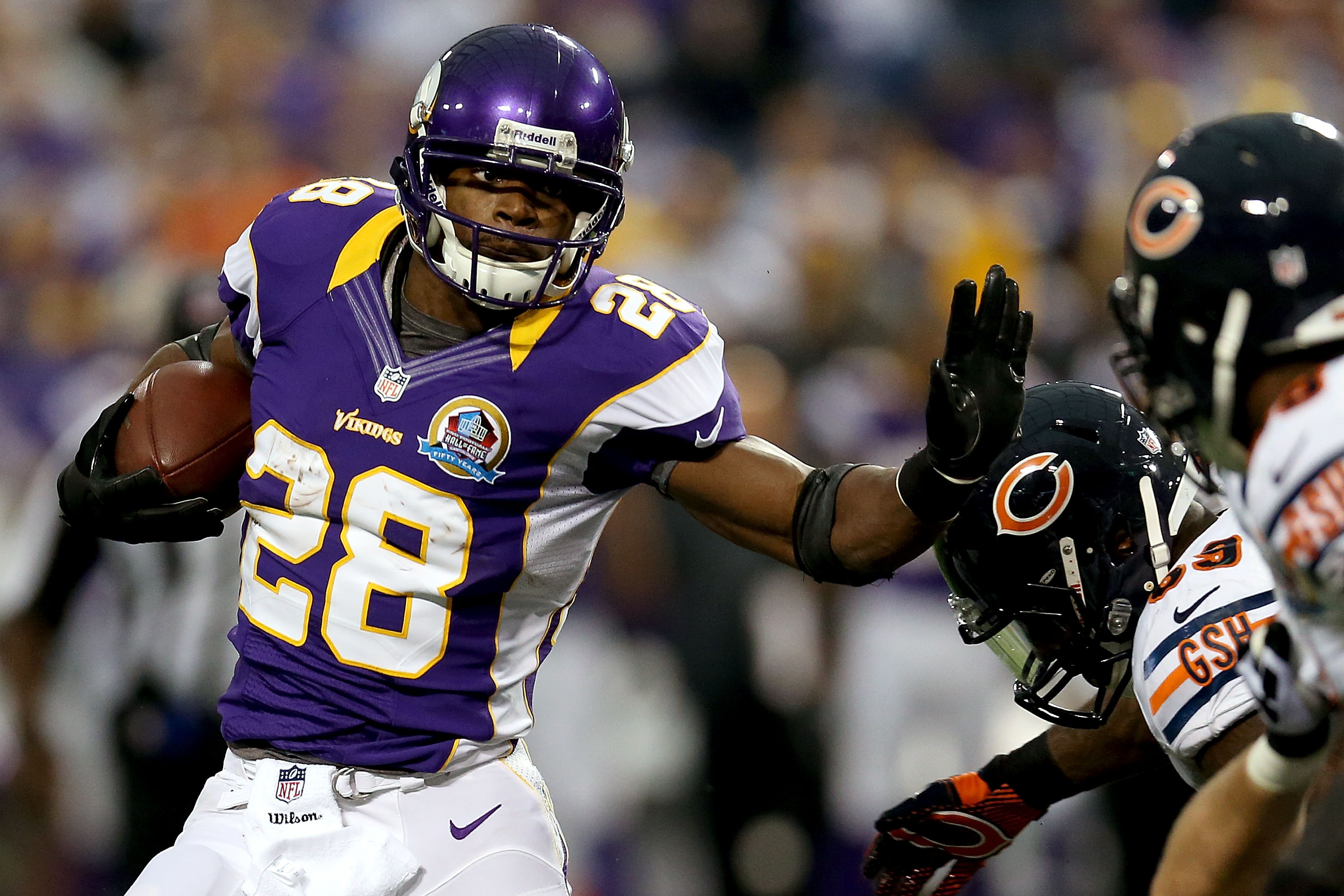 RB Adrian Peterson leads the way for Vikings