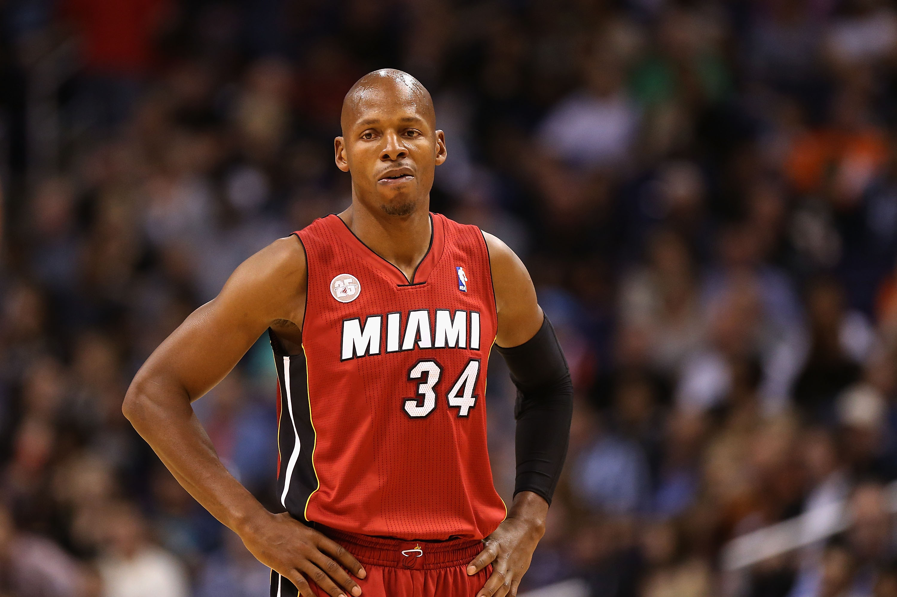 Ray Allen decides to sign with Miami Heat 