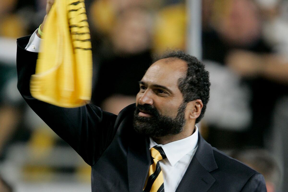 The Pittsburgh Steelers Immaculate Reception: What Really Happened on the Turf that Day