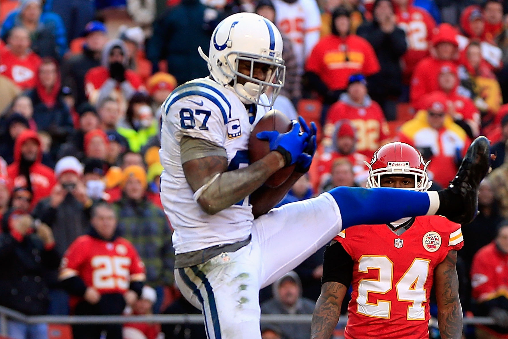 Charles runs for 226 yards as Chiefs fall to Colts, Chiefs