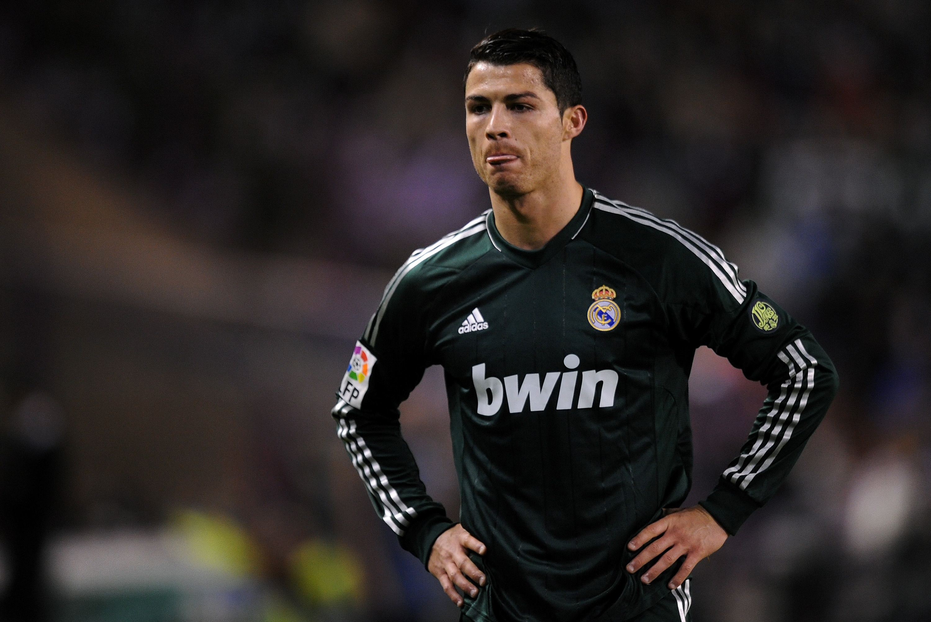 Ronaldo In Black Jersey Clearance, SAVE 48% 